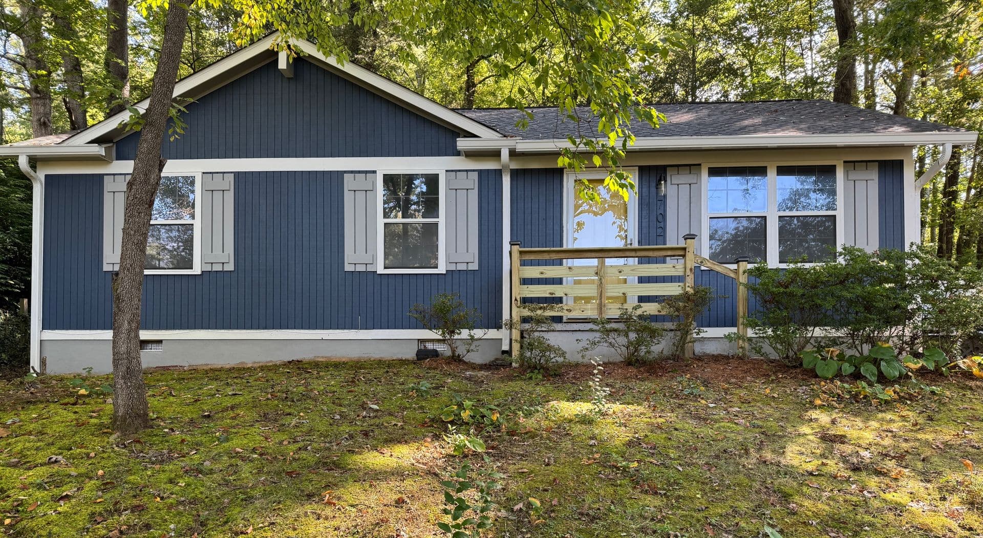 Black Mountain House: 702 Holly Ave