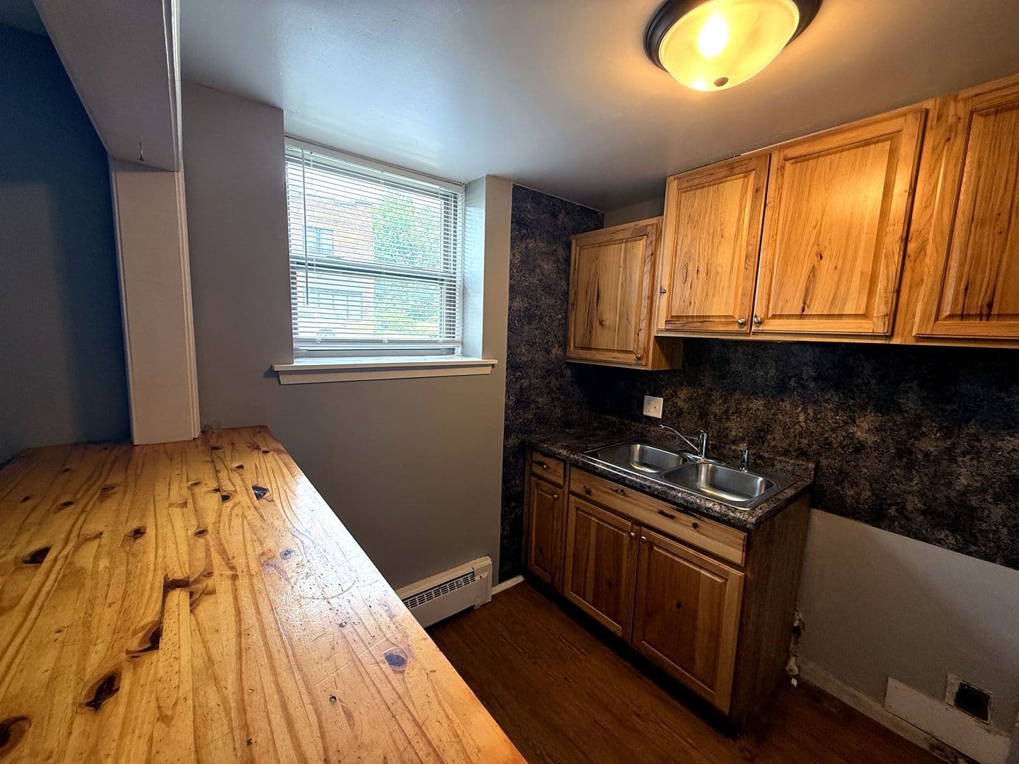 West St. Paul Apartment: 800 Dodd Road