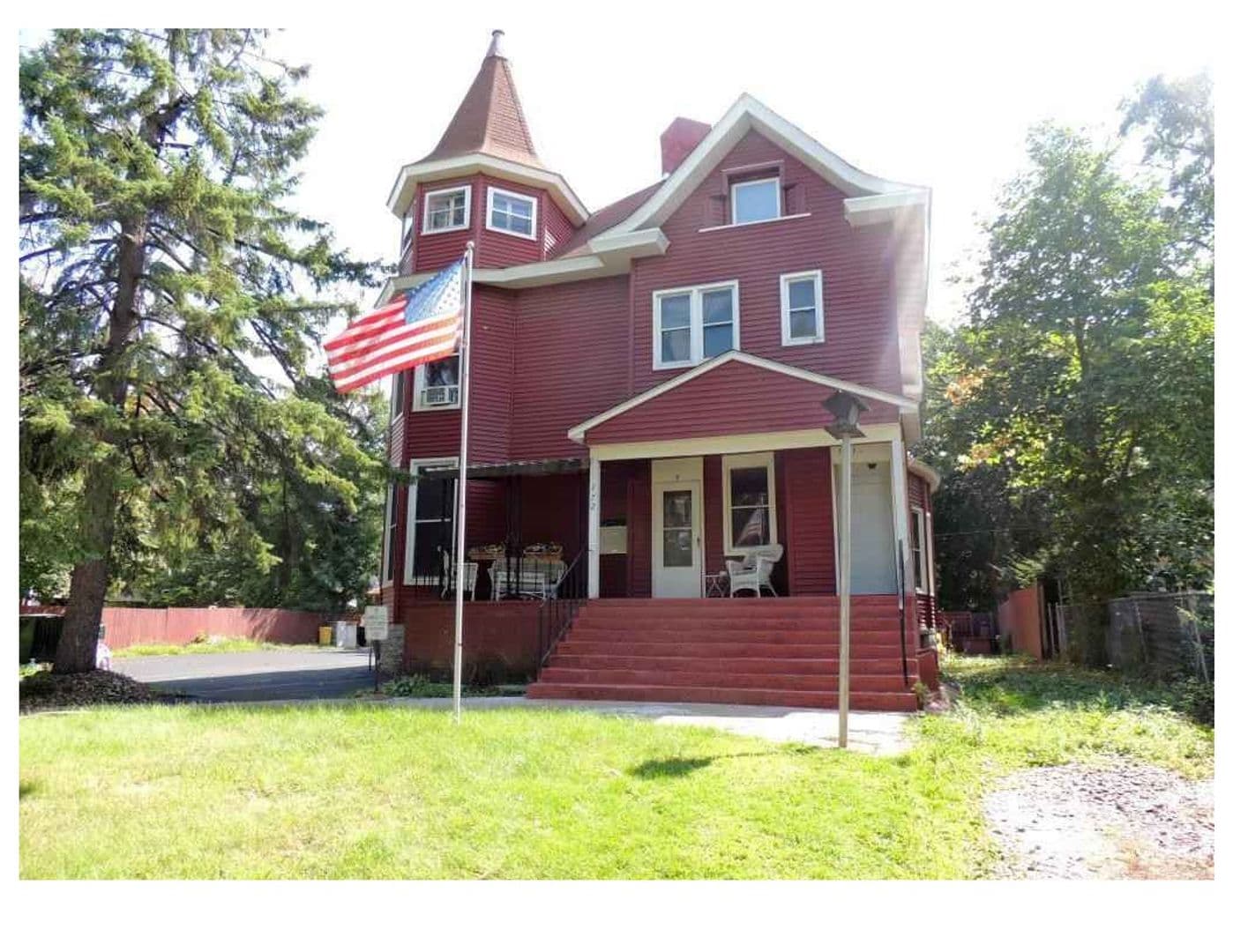 St. Paul Apartment: 272 Prescott Street