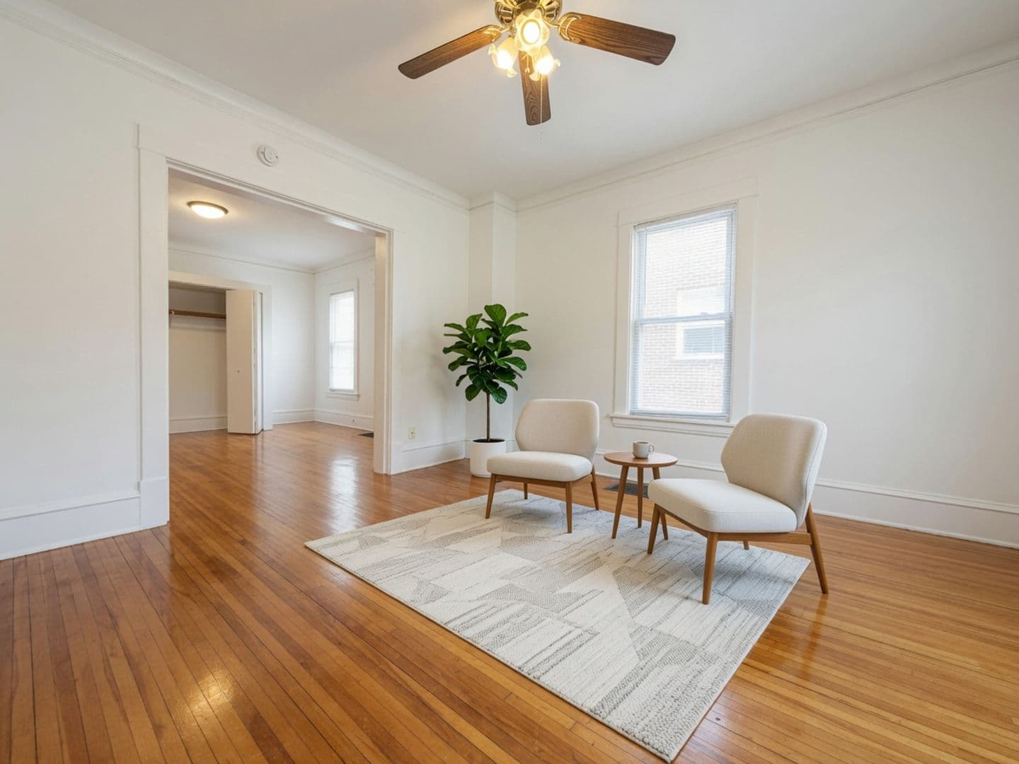 Minneapolis Apartment: 2721 Girard Ave S
