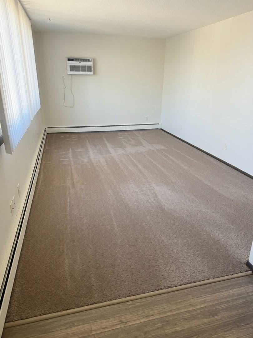 Minneapolis Apartment: 3708 West 32nd Street