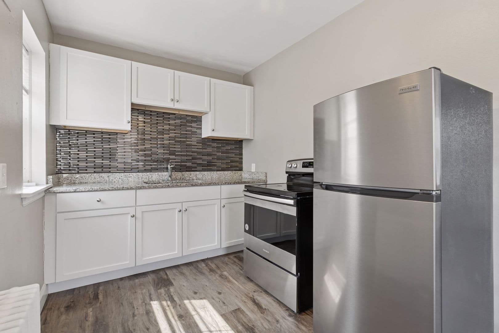 West St. Paul Apartment: 969 Smith Avenue South