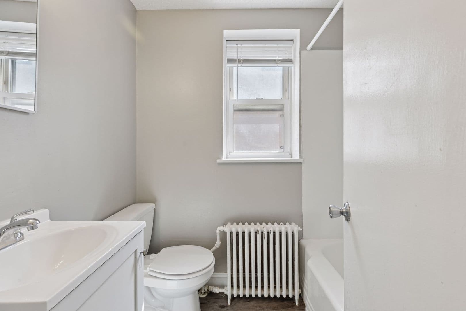 West St. Paul Apartment: 969 Smith Avenue South