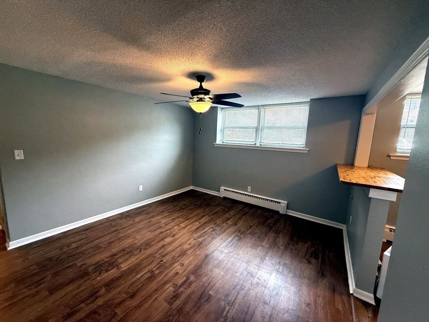 West St. Paul Apartment: 800 Dodd Road