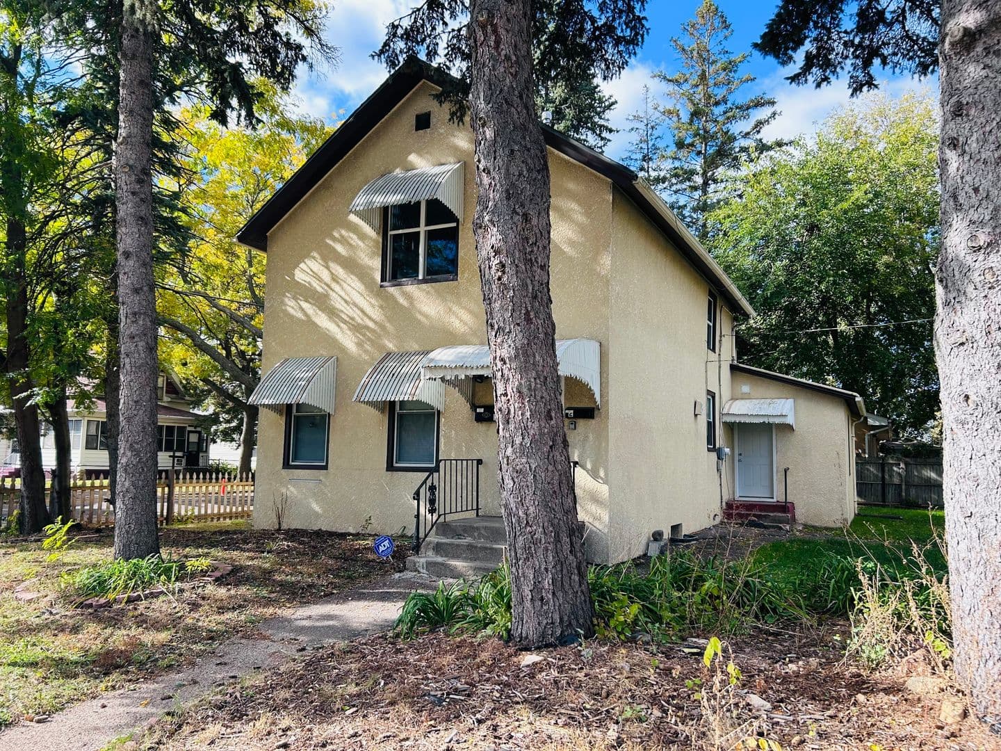 Saint Paul Apartment: 567  Livingston Ave