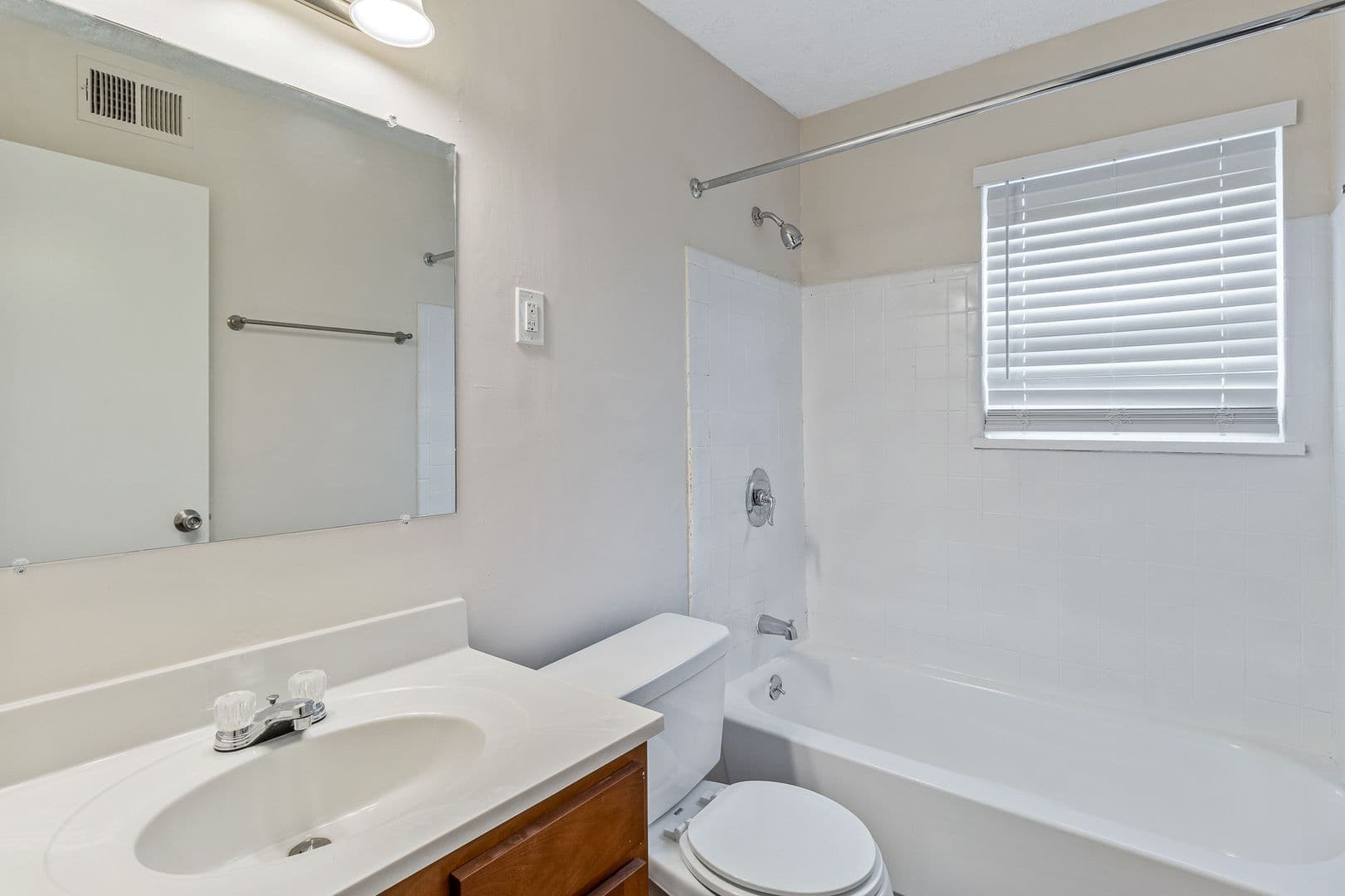 Louisville Apartment: 630 E Kentucky St.