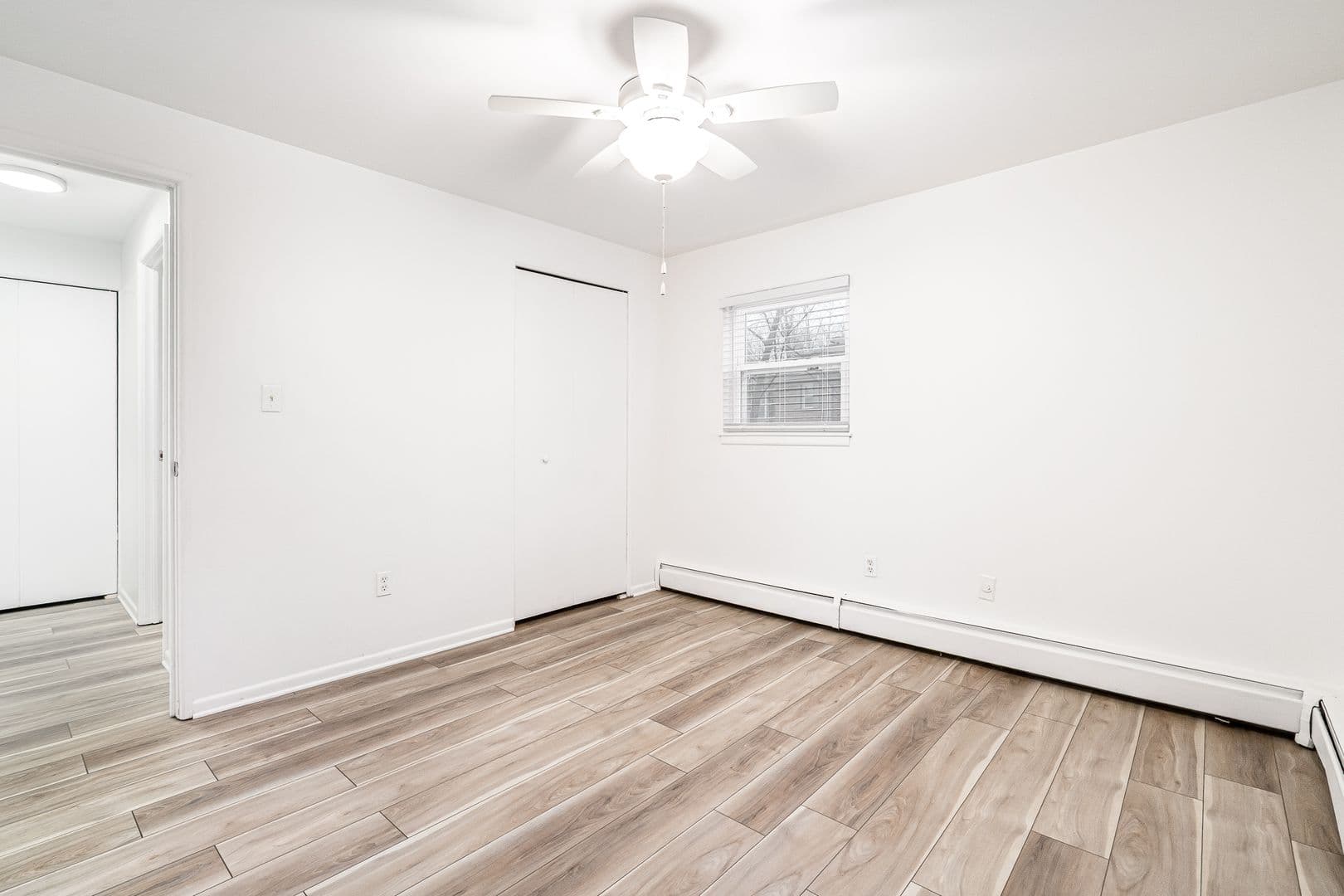 Louisville Apartment: 404 Lindsay Ct.