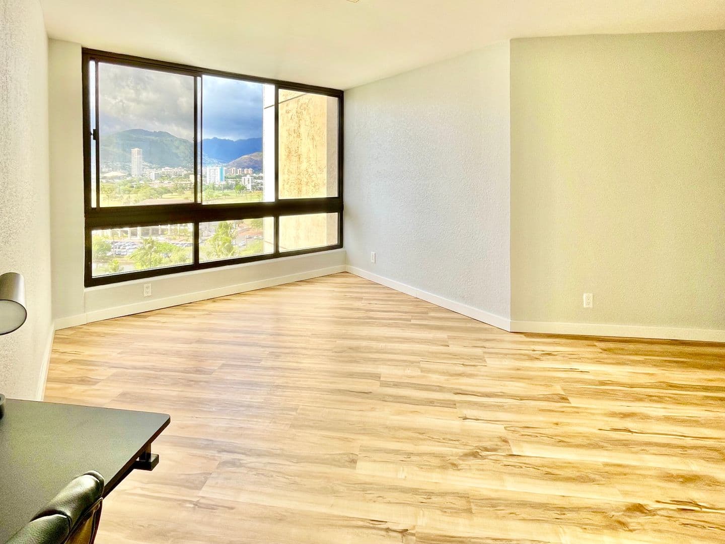 Honolulu Condo: 300 Wai Nani #1418