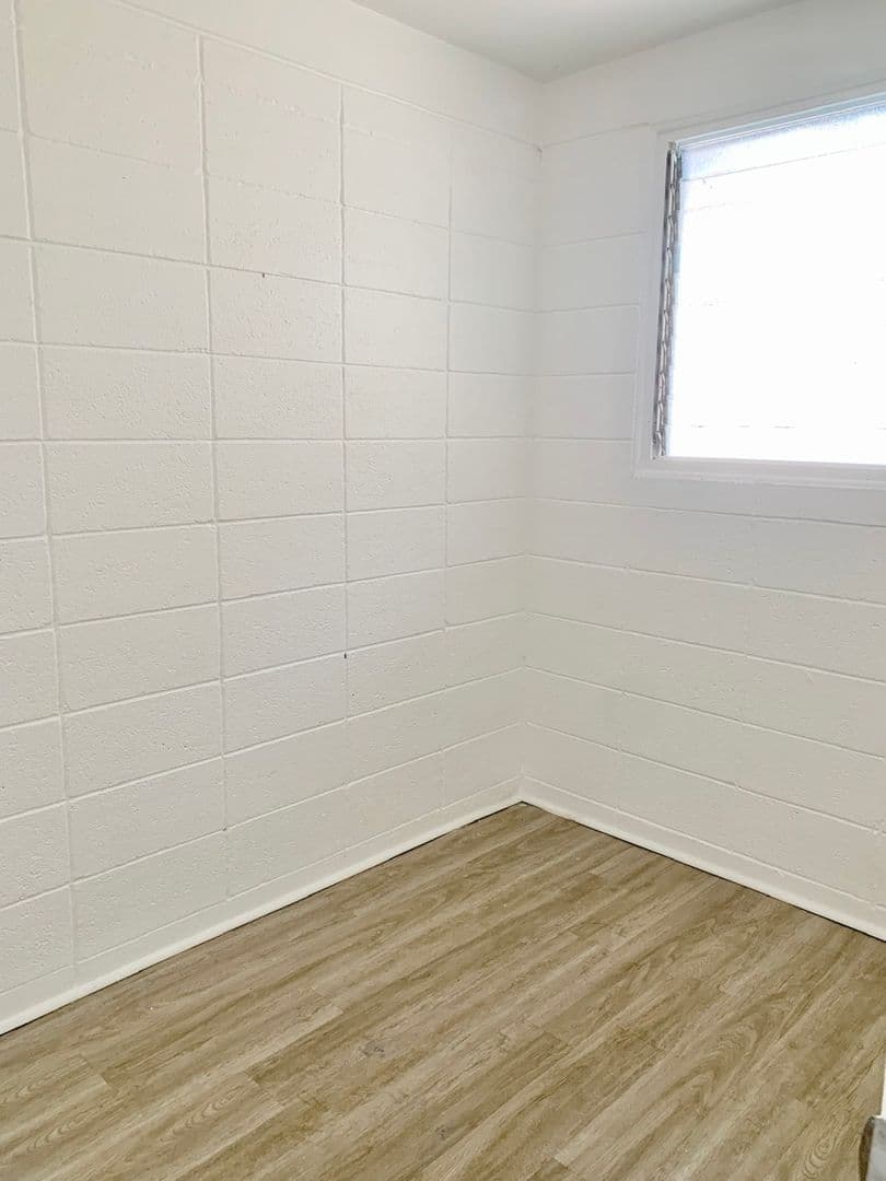 Honolulu Apartment: 2020 Waterhouse St.