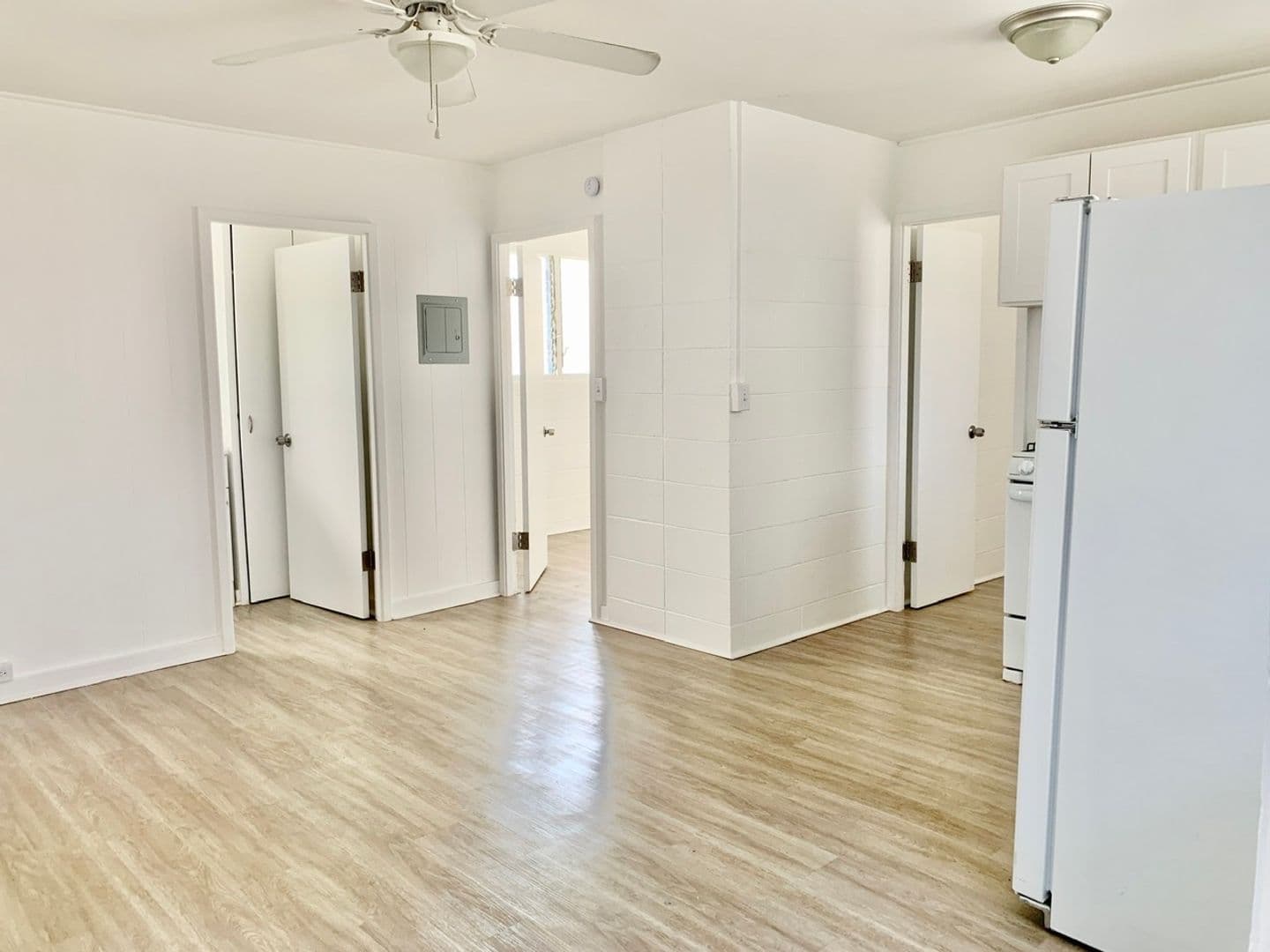 Honolulu Apartment: 2020 Waterhouse St.