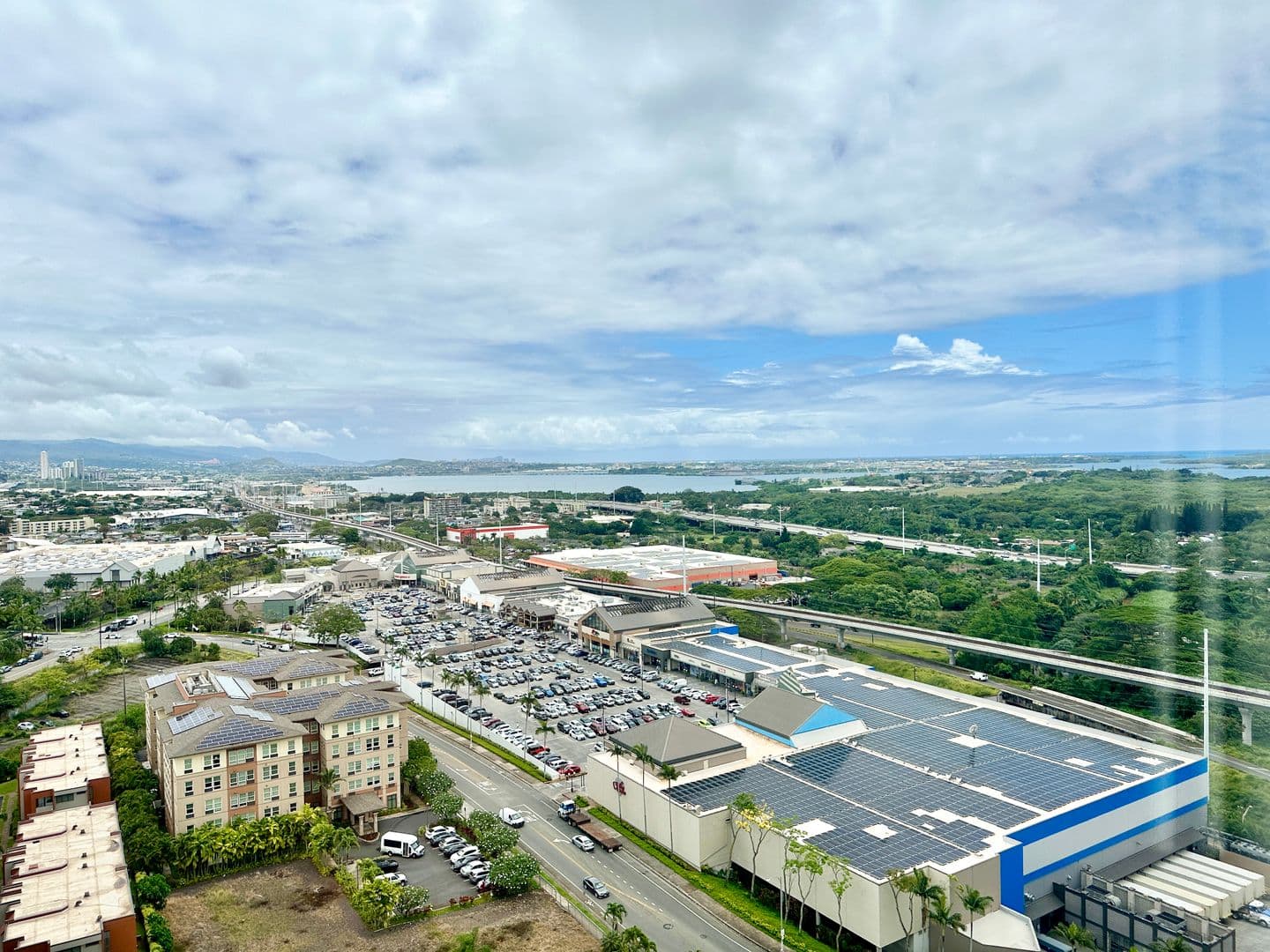 Pearl City Condo: 1060 Kamehameha Hwy #2505B
