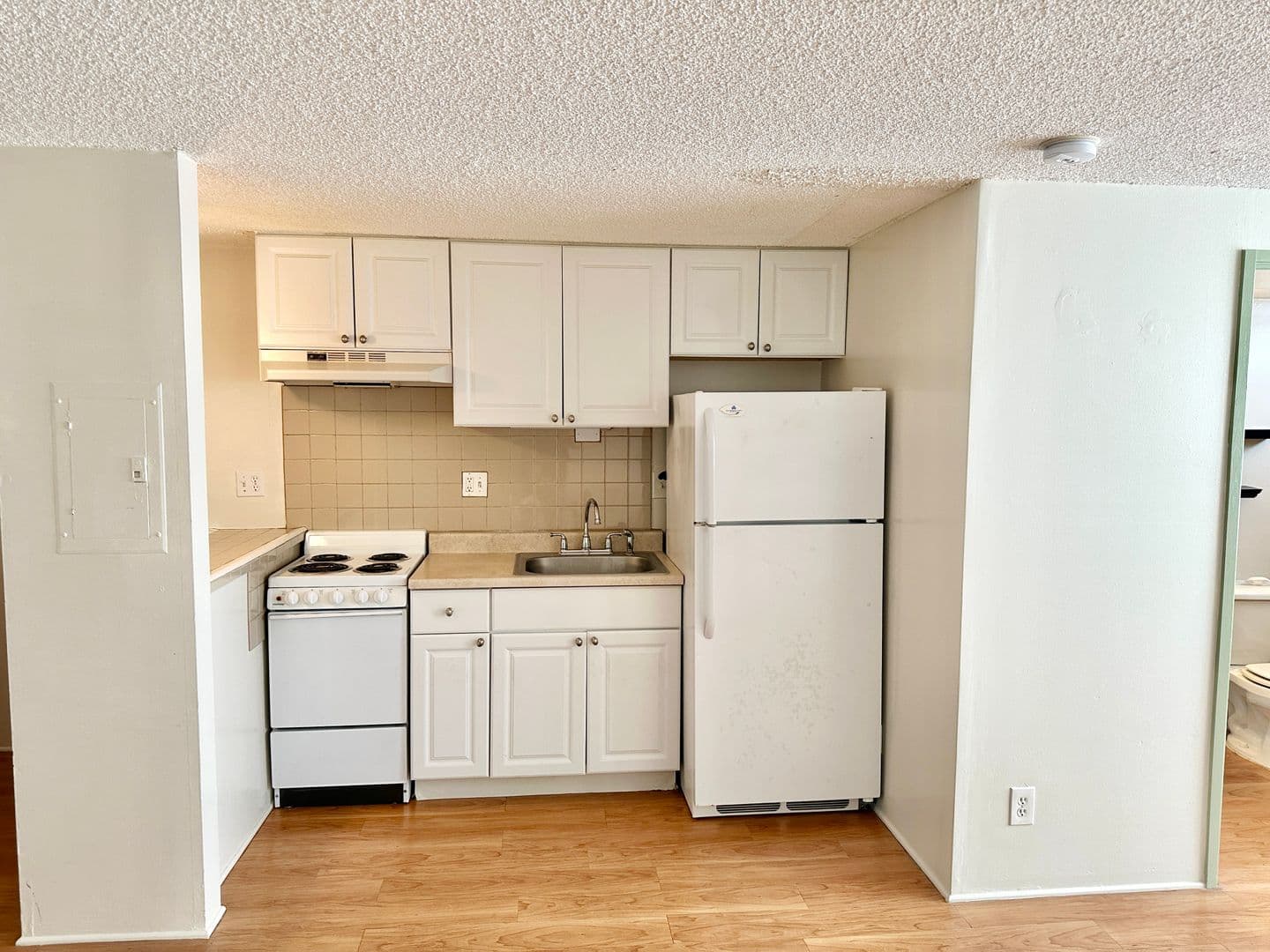 Pearl City Condo: 1060 Kamehameha Hwy #2505B
