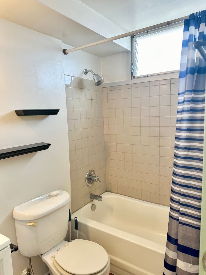 Pearl City Condo: 1060 Kamehameha Hwy #2505B