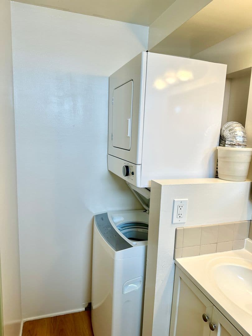 Pearl City Condo: 1060 Kamehameha Hwy #2505B