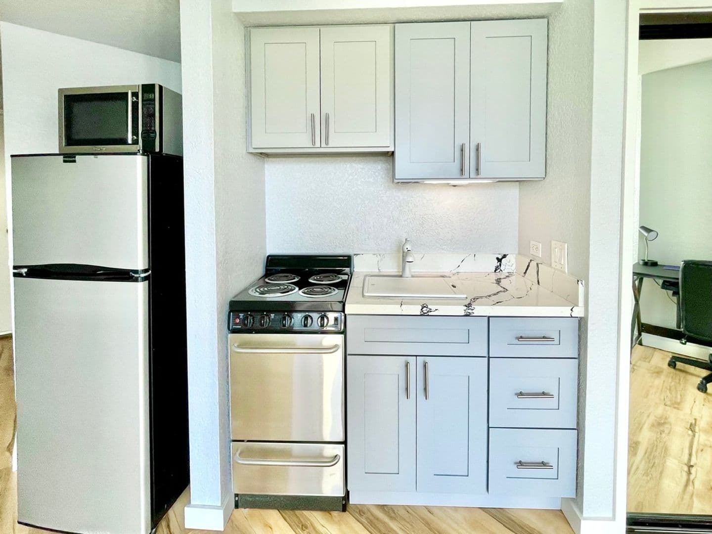 Honolulu Condo: 300 Wai Nani #1418
