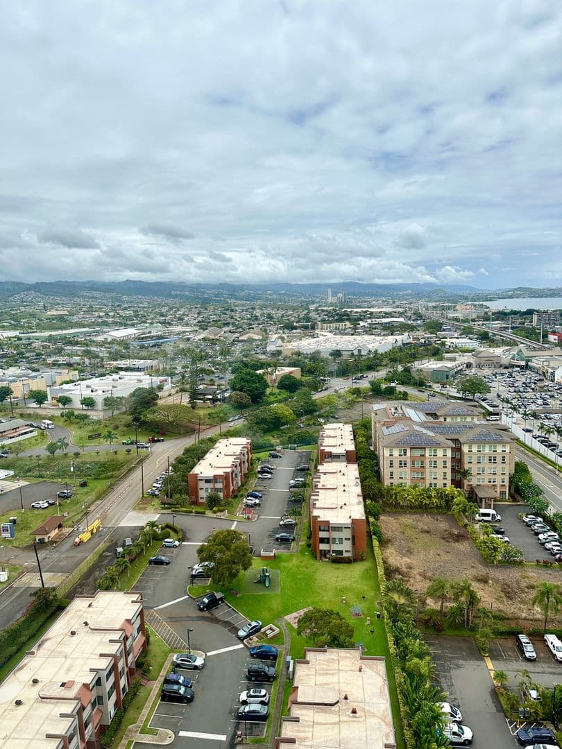 Pearl City Condo: 1060 Kamehameha Hwy #2505B