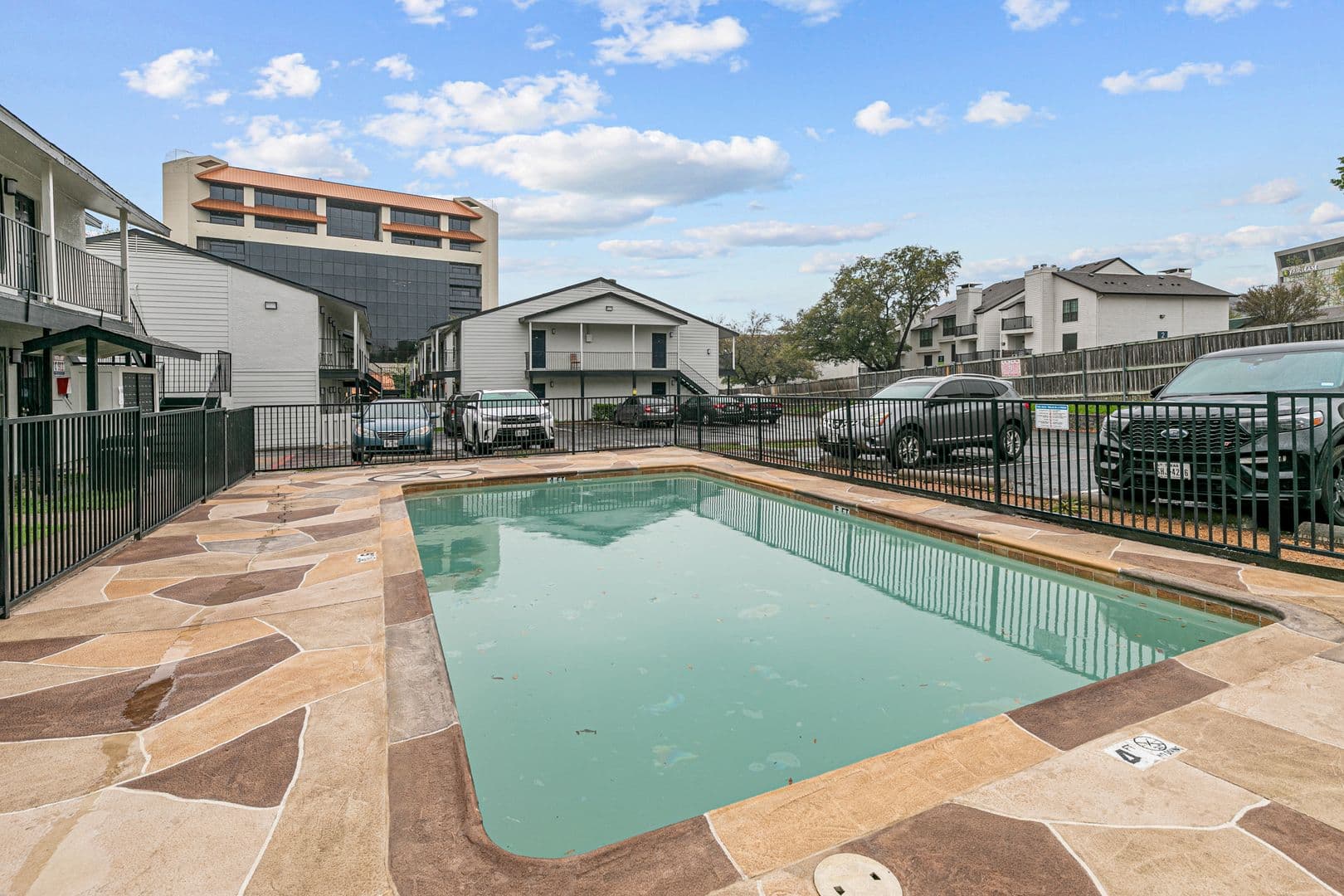 Dallas Apartment: 13266 Emily Rd