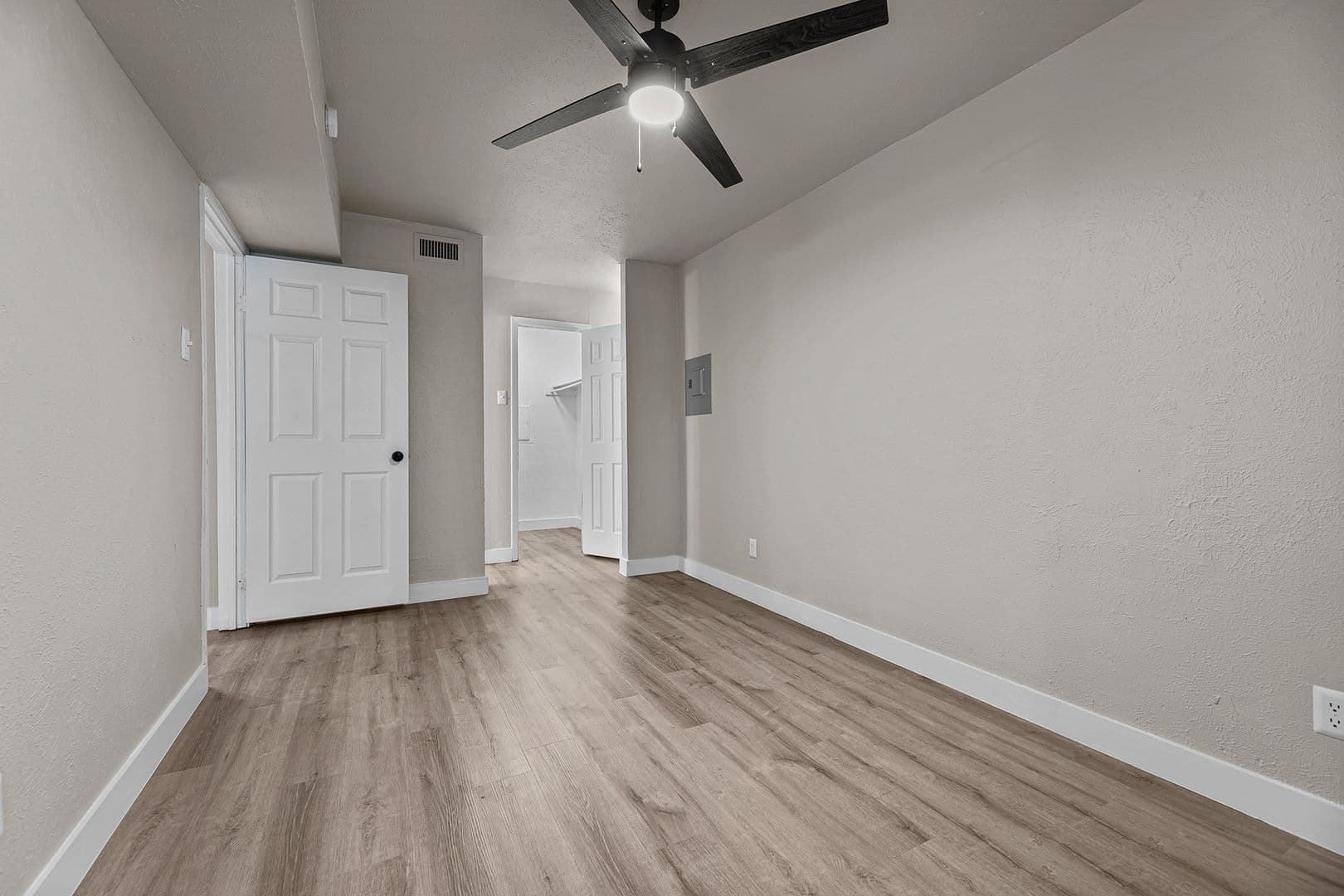 Dallas Apartment: 13266 Emily Rd
