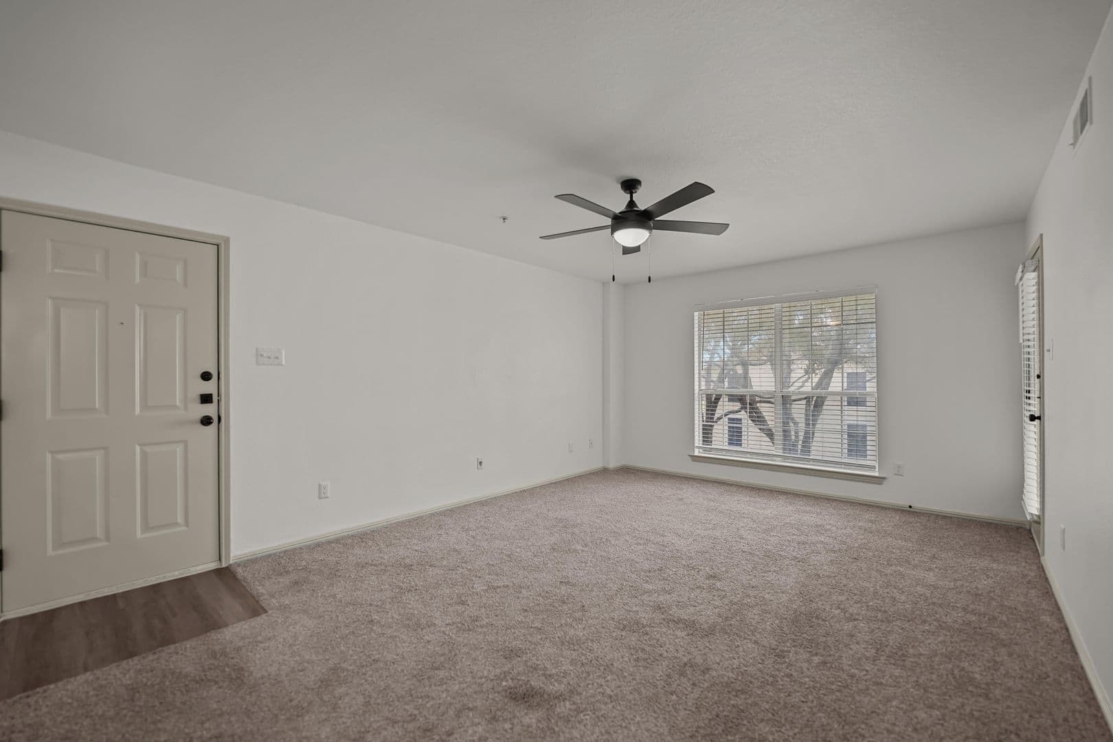 Midlothian Apartment: 170 Henderson Street