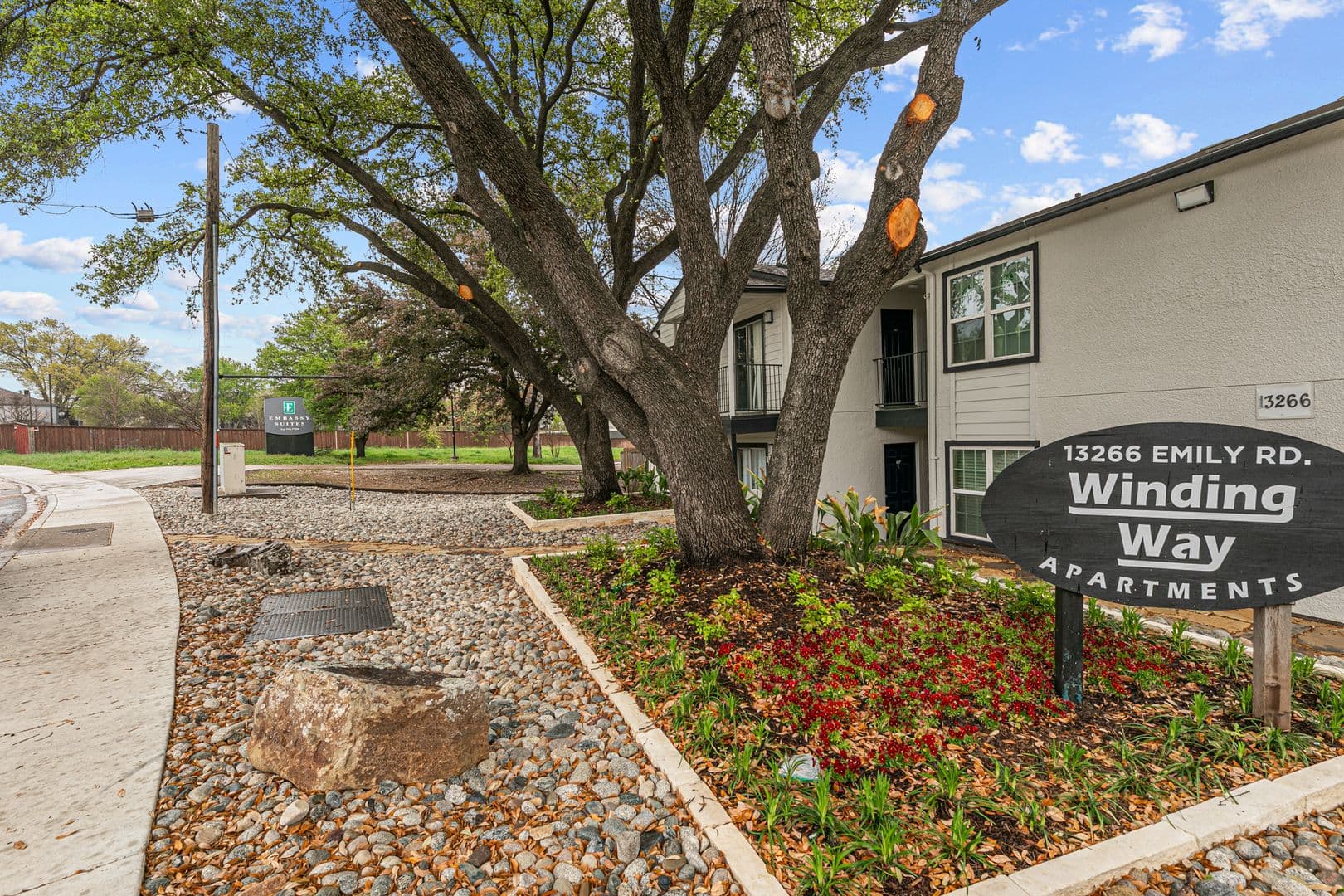Dallas Apartment: 13266 Emily Rd