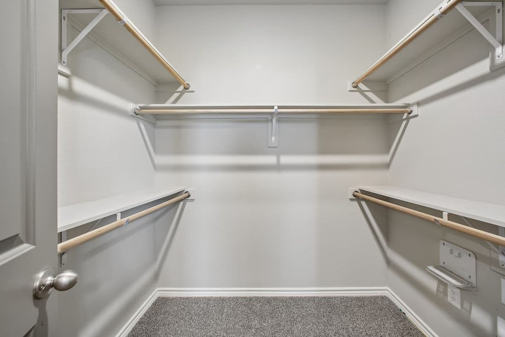 Midlothian Apartment: 2991 Lakeside Drive