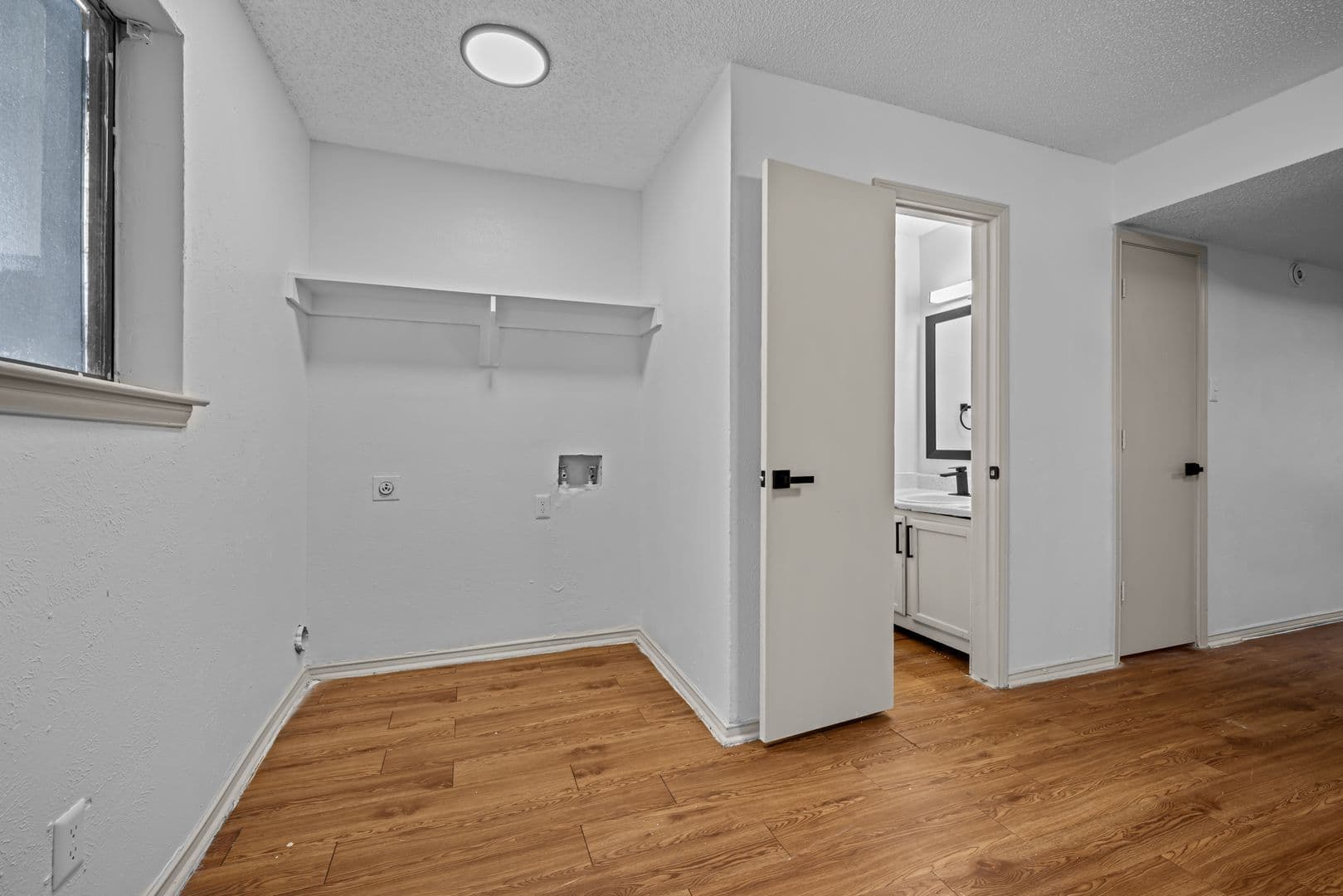 Cedar Hill Apartment: 151 East Little Creek Road