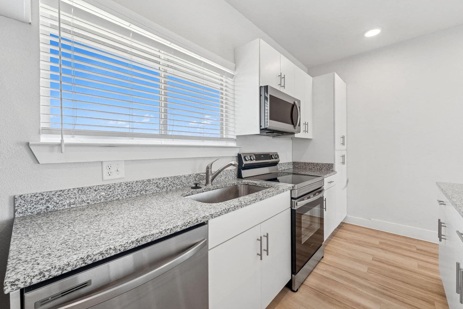 Ennis Apartment: 1101 Biloxi Drive