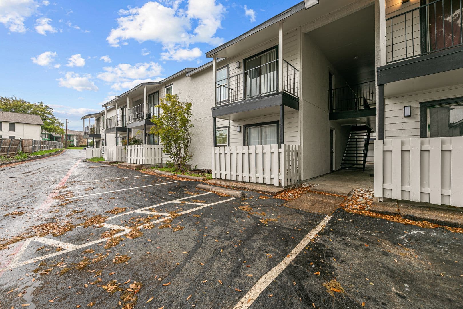 Dallas Apartment: 13266 Emily Rd