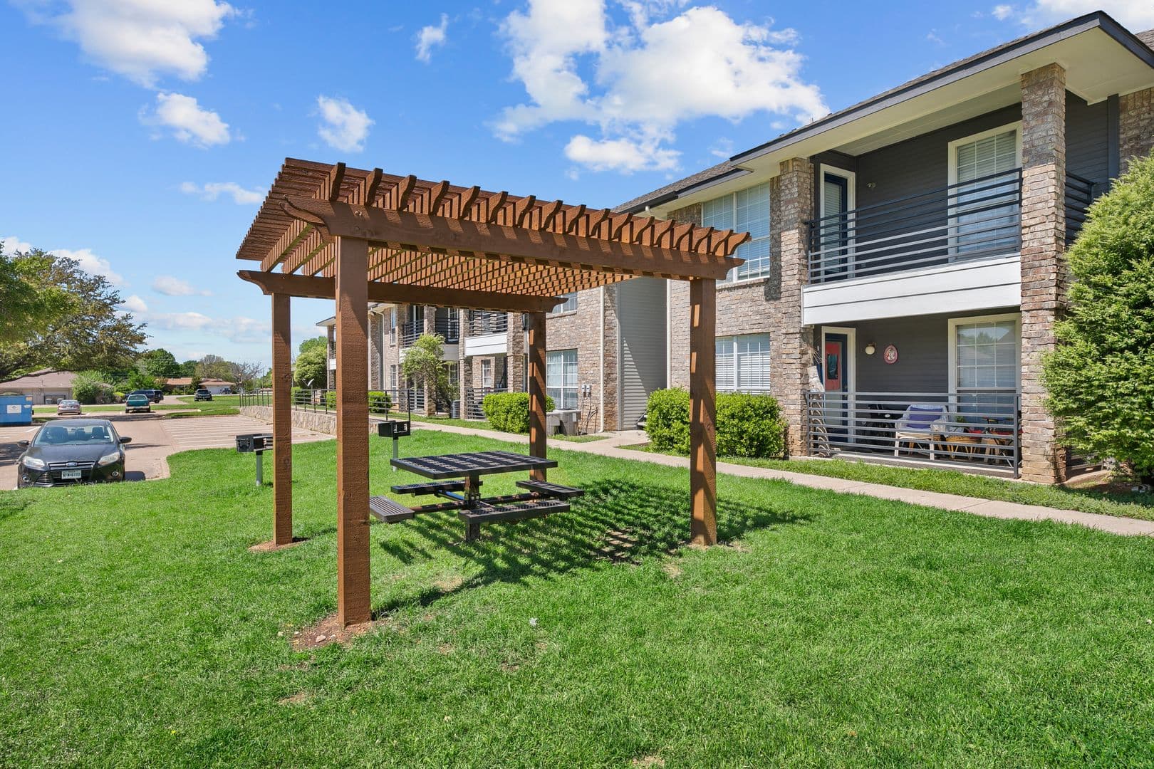 Midlothian Apartment: 170 Henderson Street