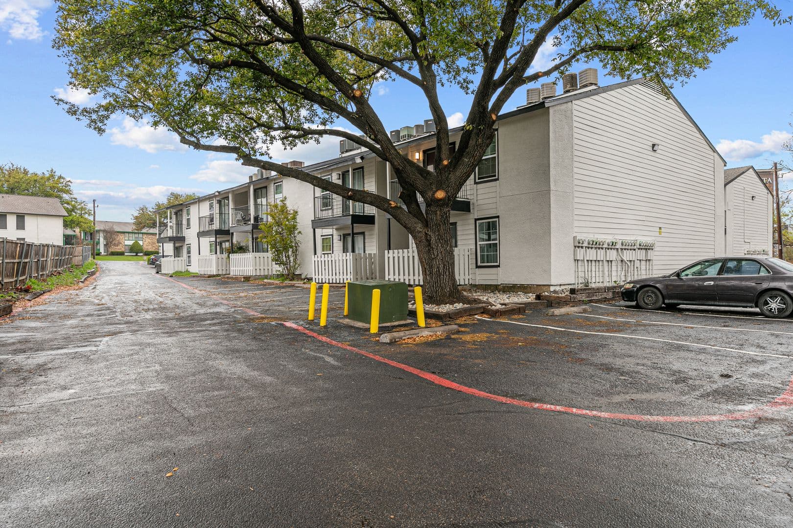 Dallas Apartment: 13266 Emily Rd