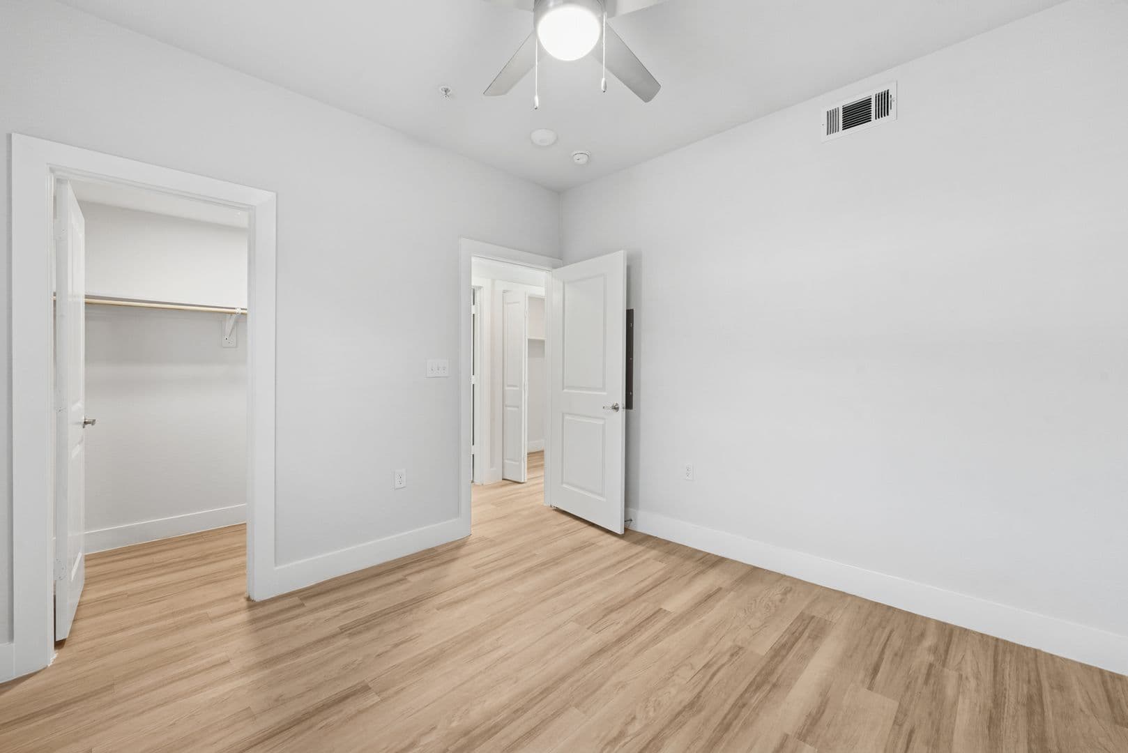 Ennis Apartment: 1101 Biloxi Drive