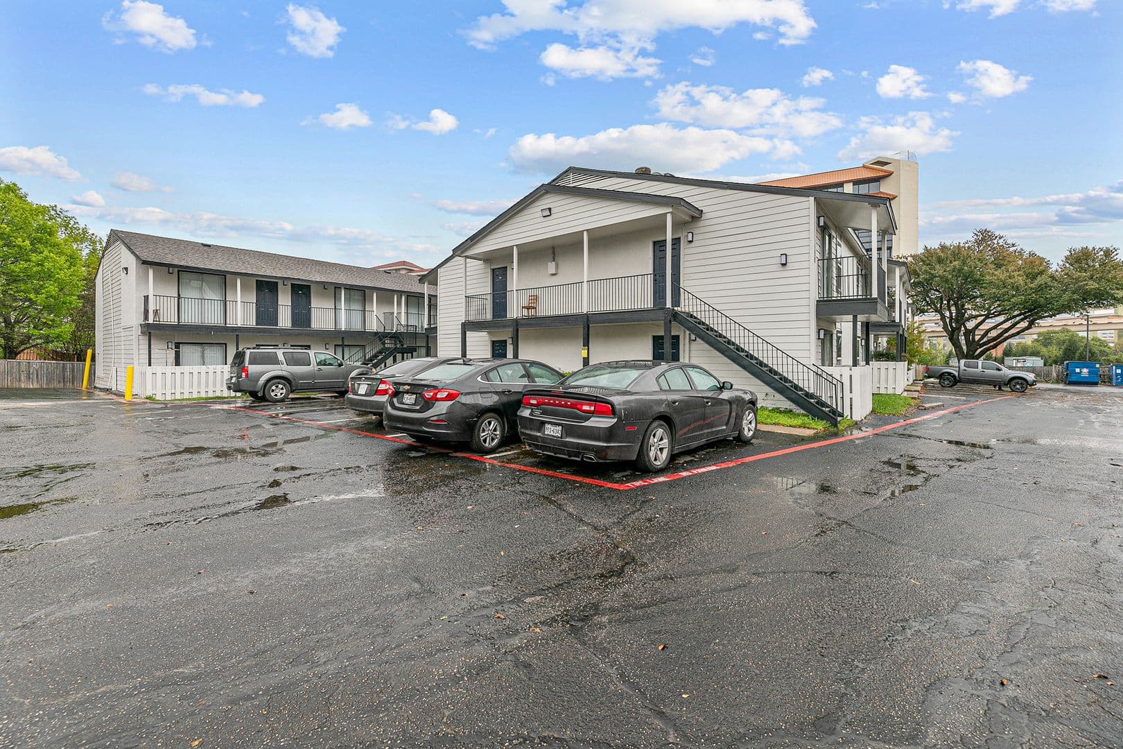 Dallas Apartment: 13266 Emily Rd