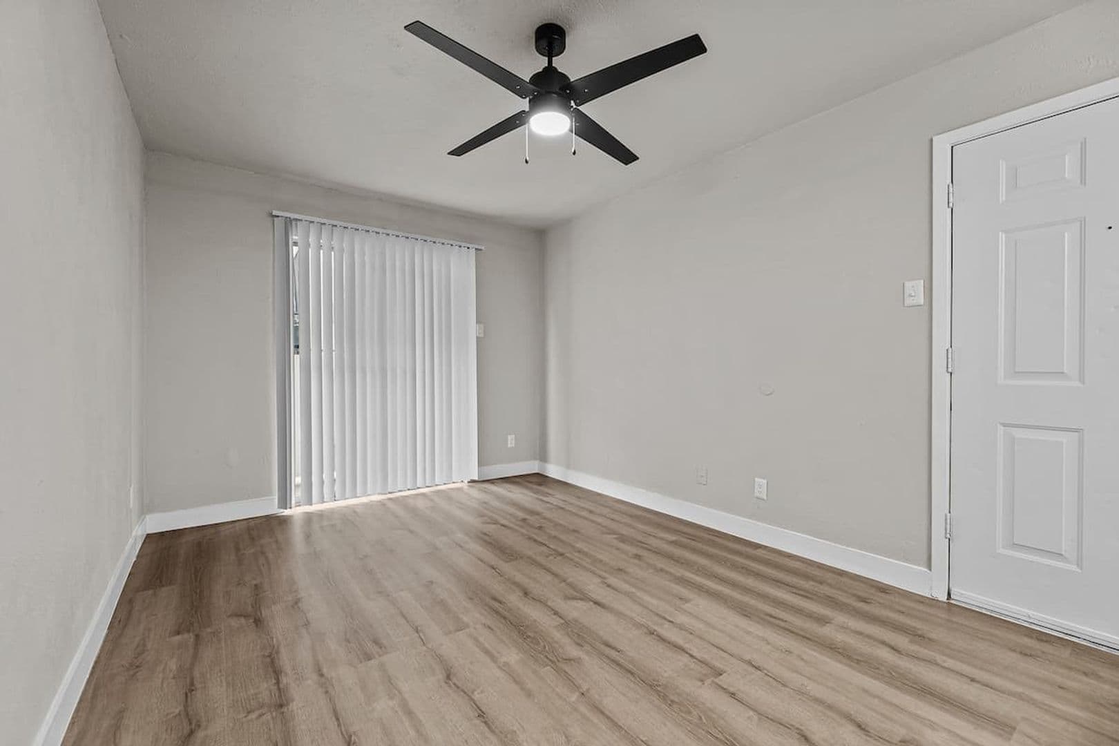 Dallas Apartment: 13266 Emily Rd