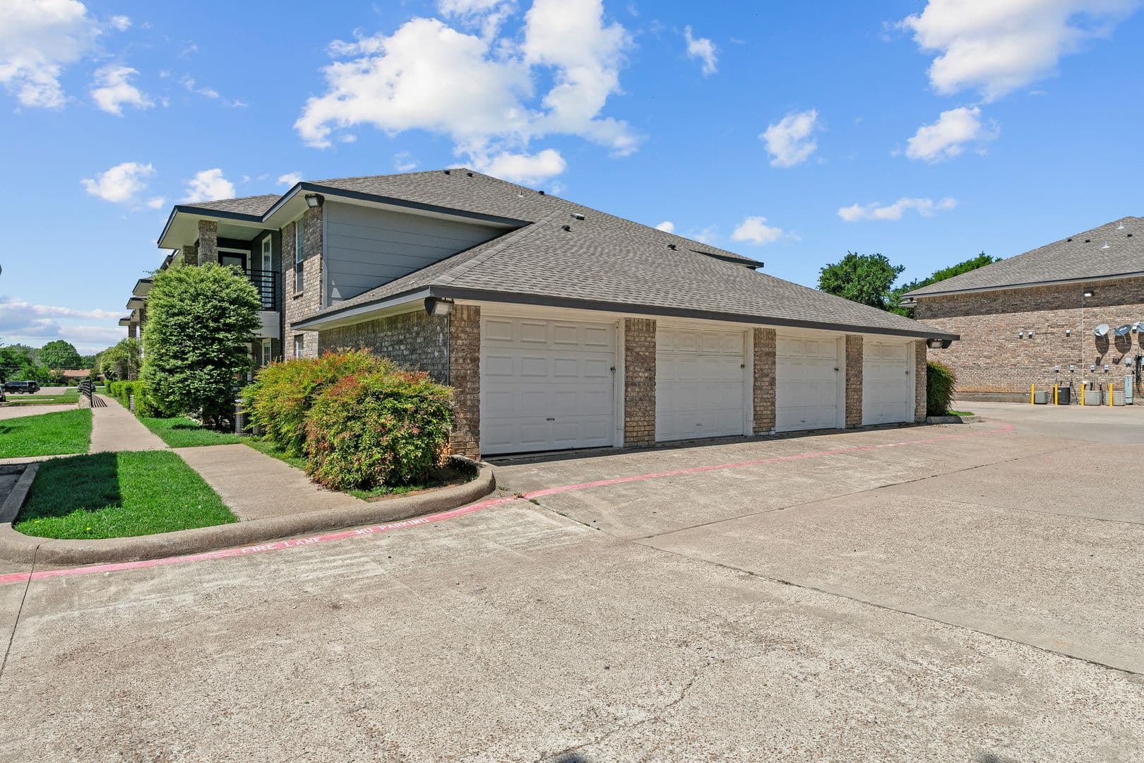 Midlothian Apartment: 170 Henderson Street