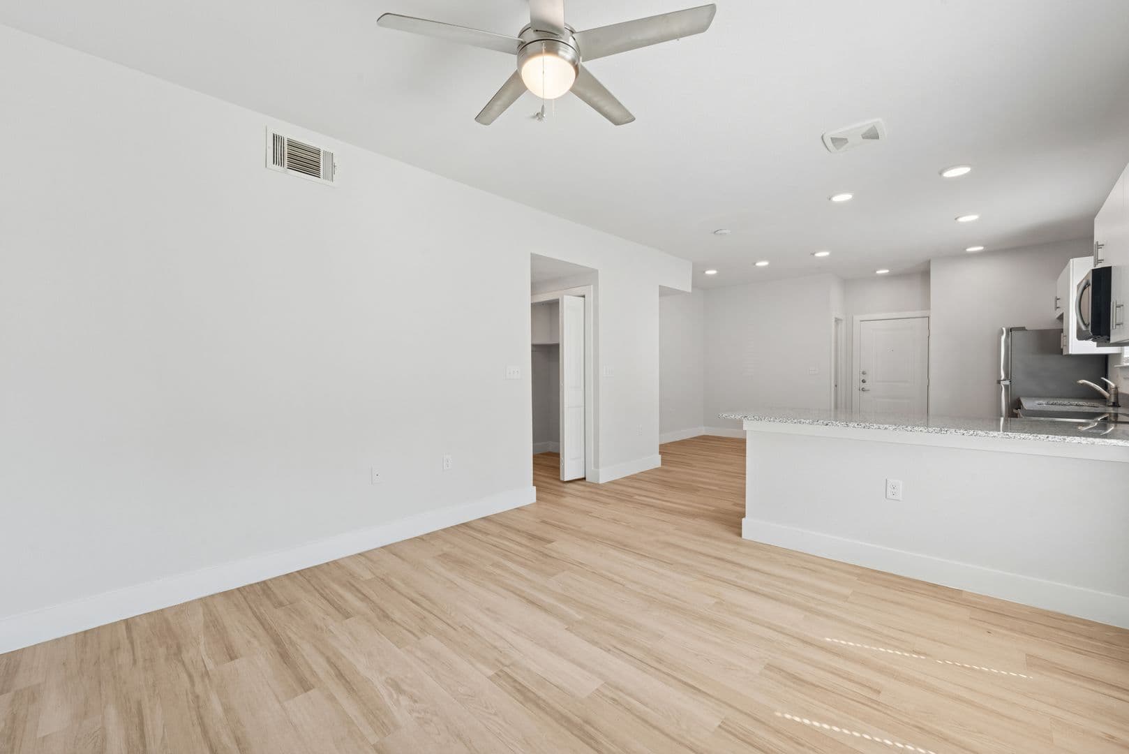 Ennis Apartment: 1101 Biloxi Drive