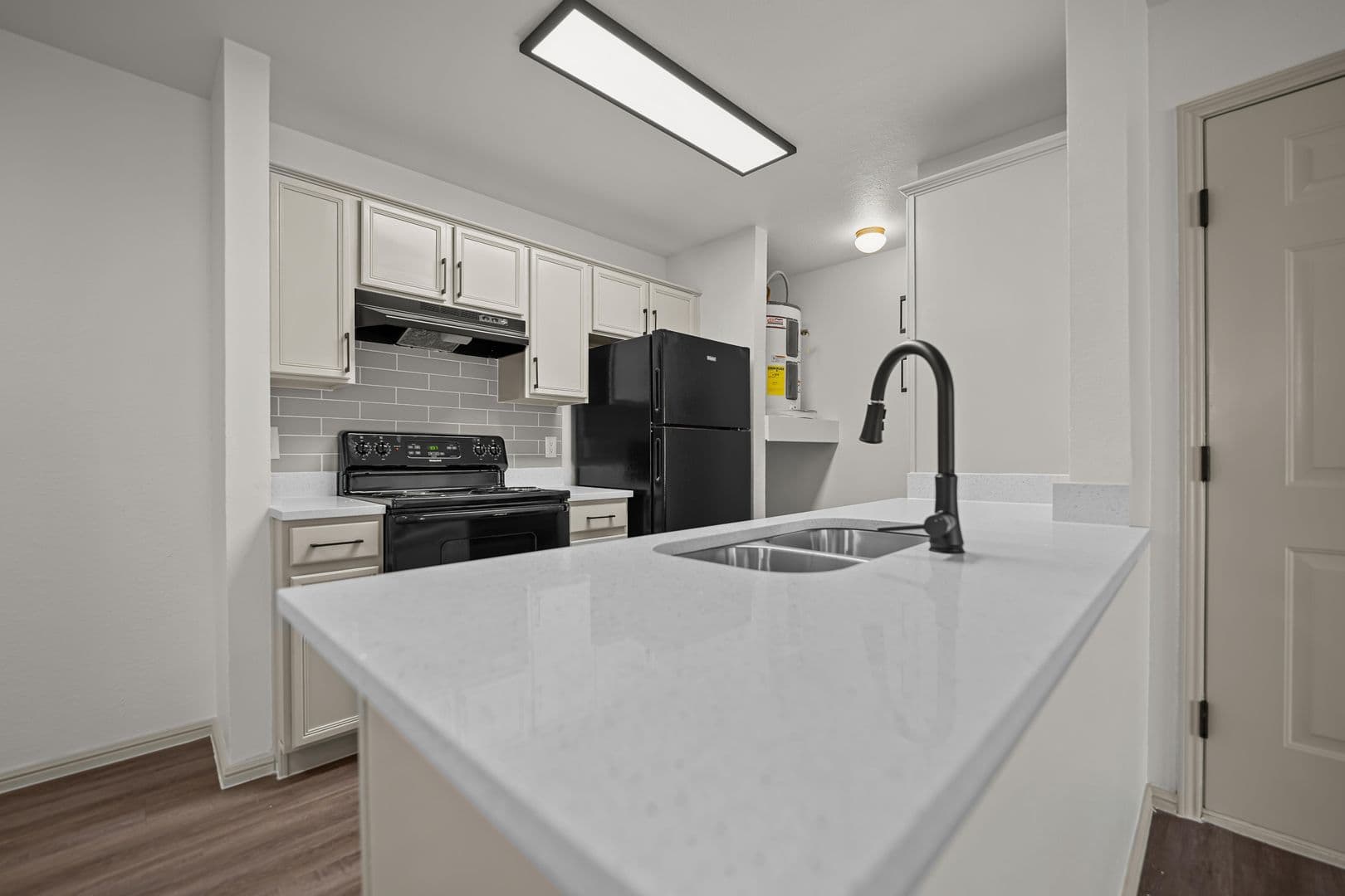 Midlothian Apartment: 170 Henderson Street