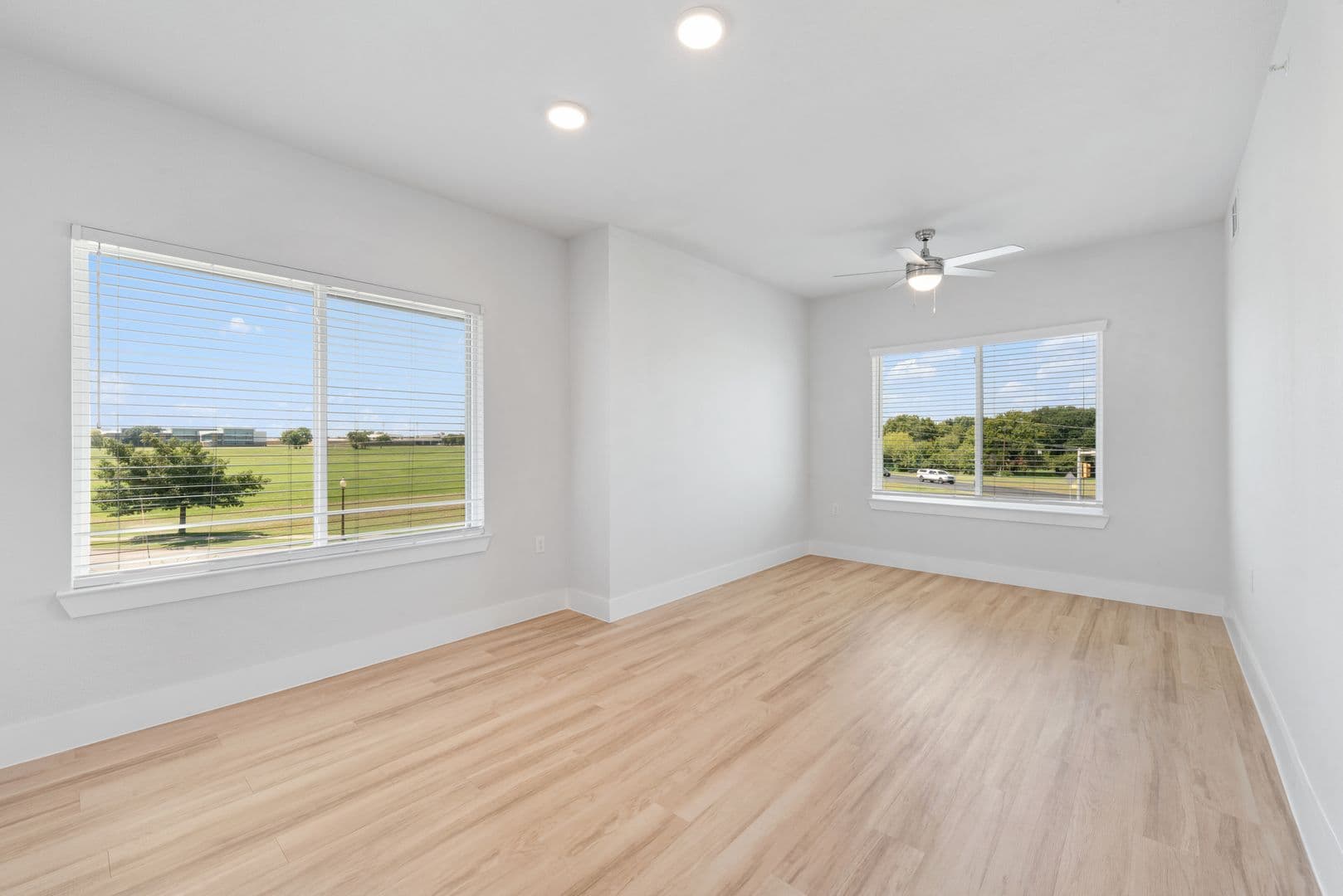 Ennis Apartment: 1101 Biloxi Drive