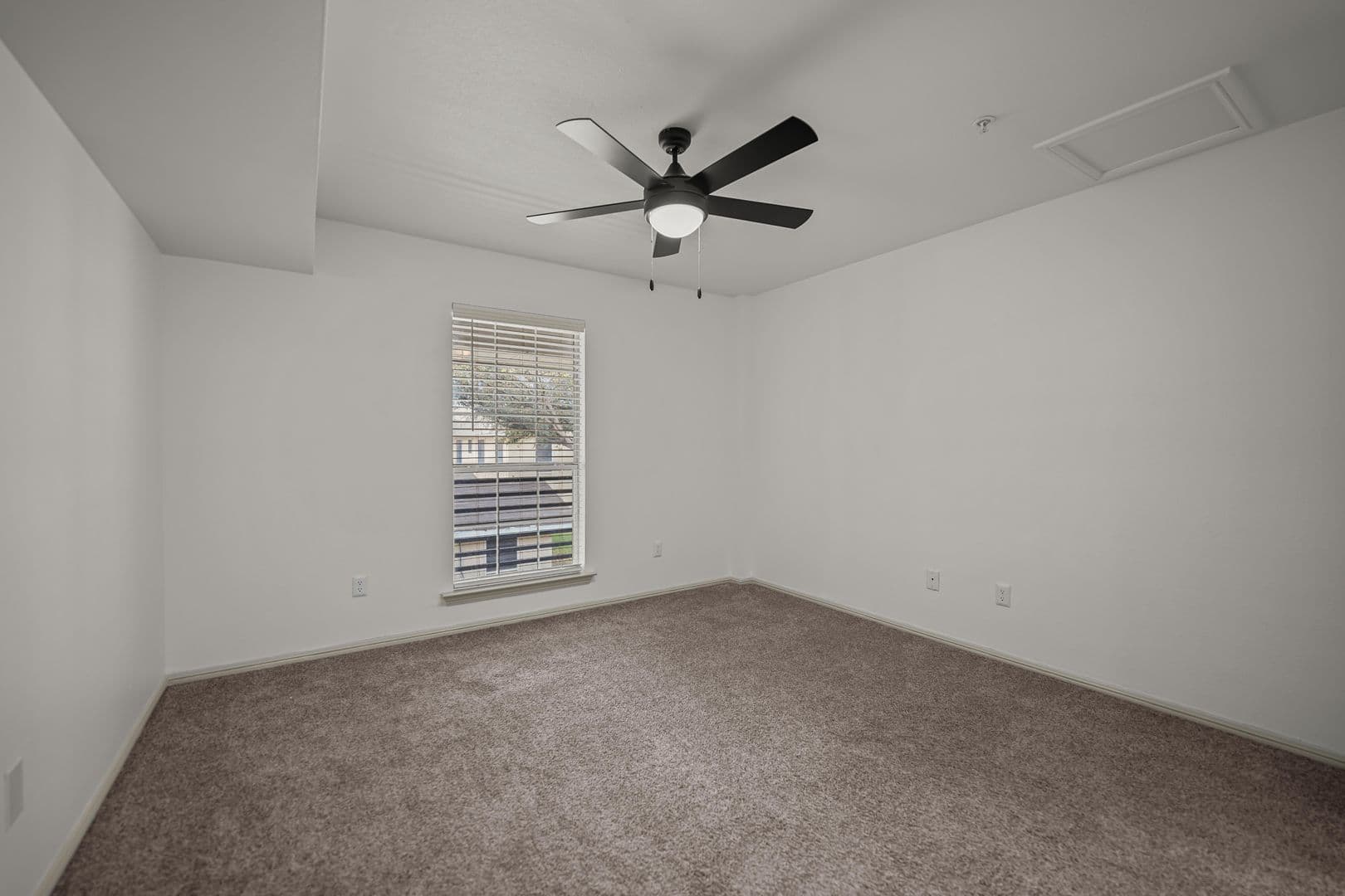 Midlothian Apartment: 170 Henderson Street