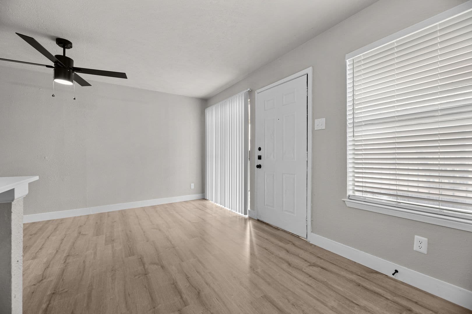 Dallas Apartment: 13266 Emily Rd