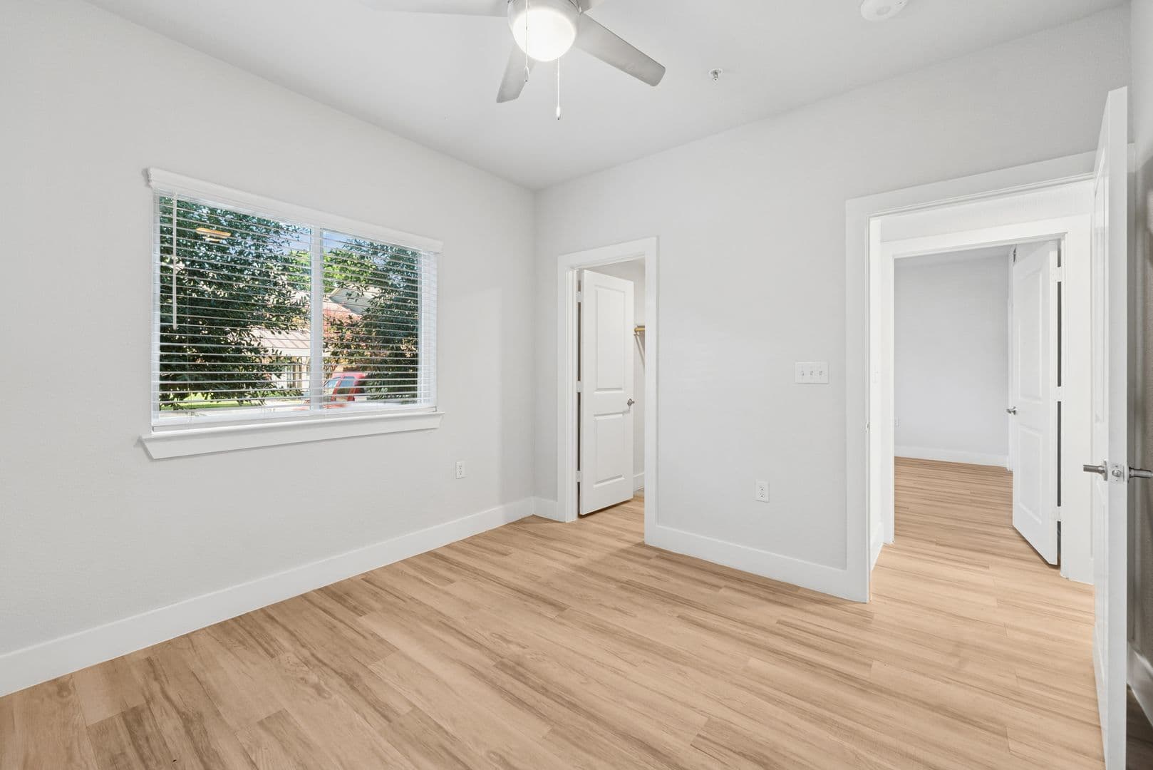 Ennis Apartment: 1101 Biloxi Drive