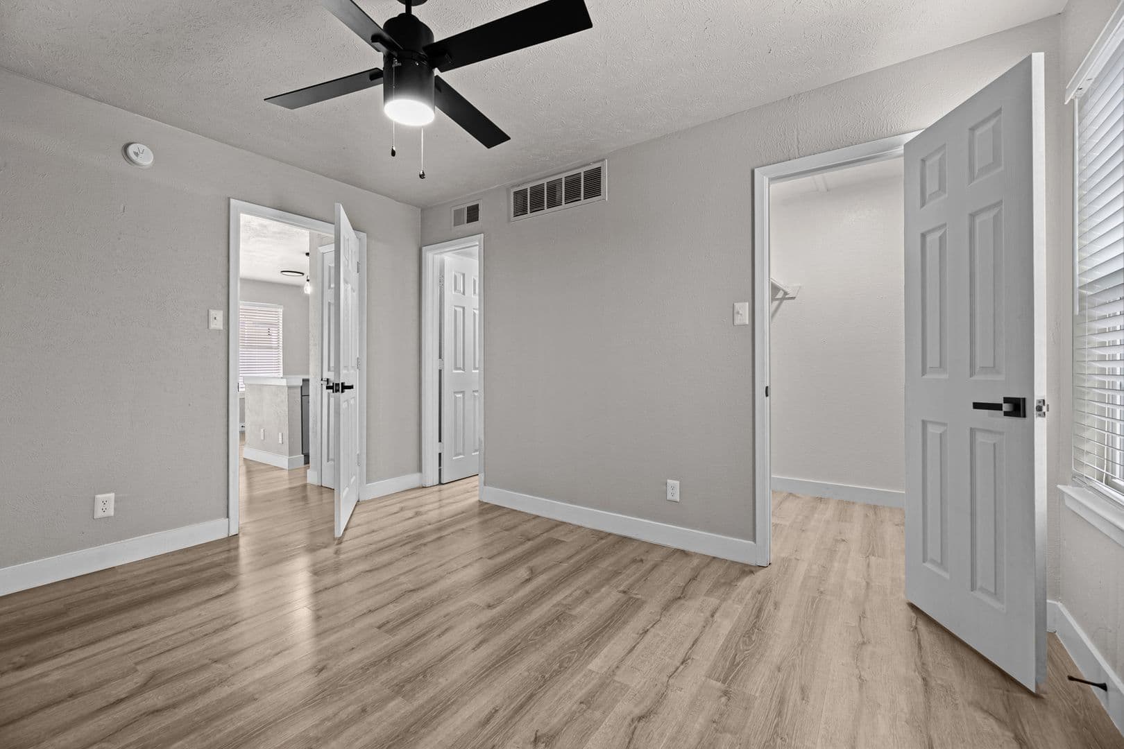 Dallas Apartment: 13266 Emily Rd