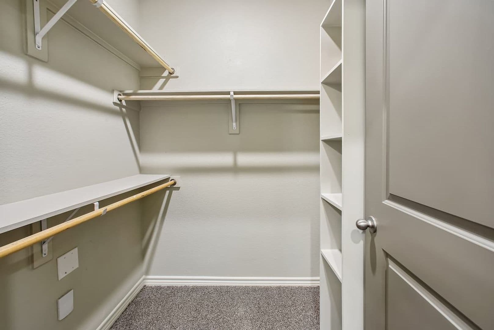 Midlothian Apartment: 2991 Lakeside Drive