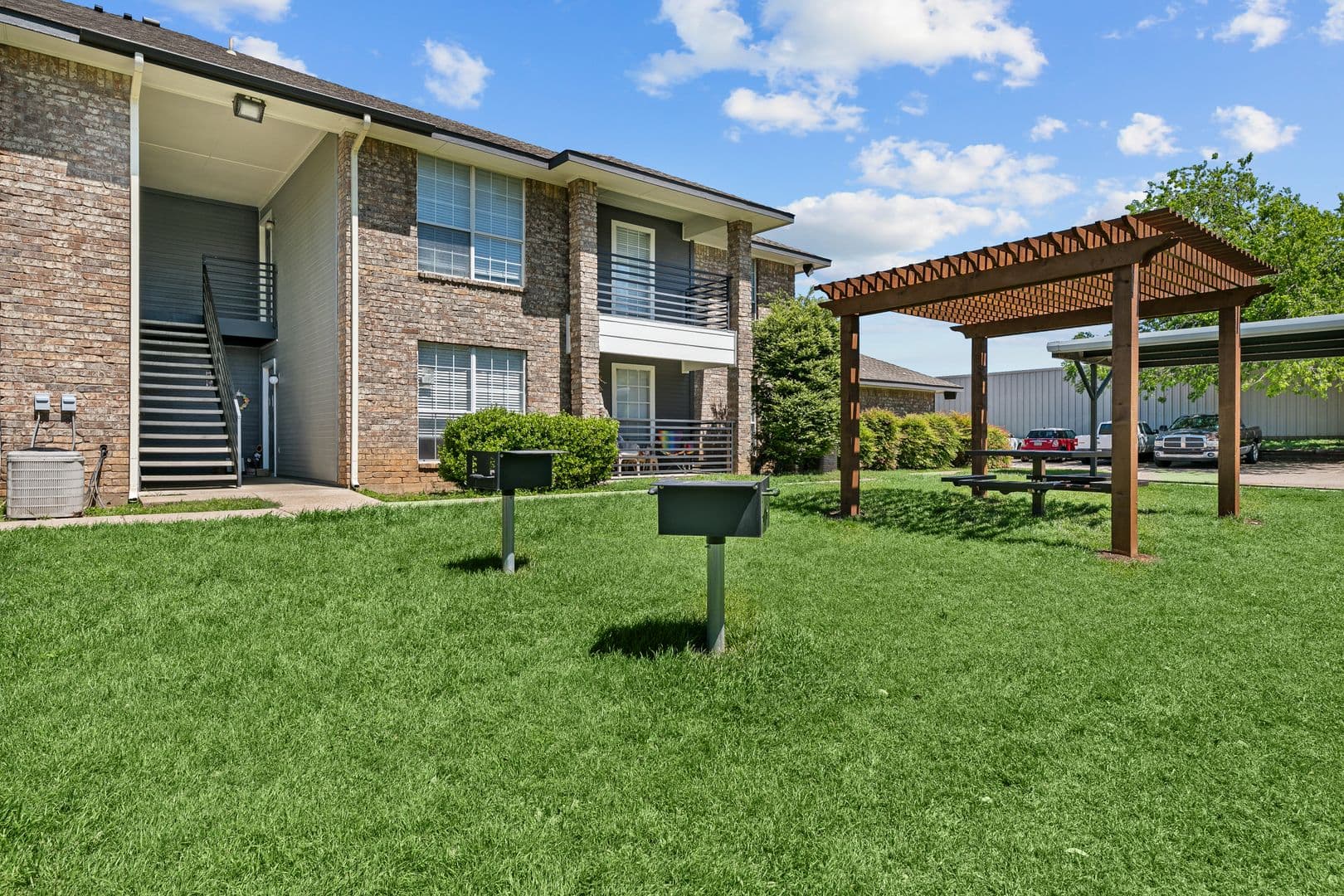 Midlothian Apartment: 170 Henderson Street