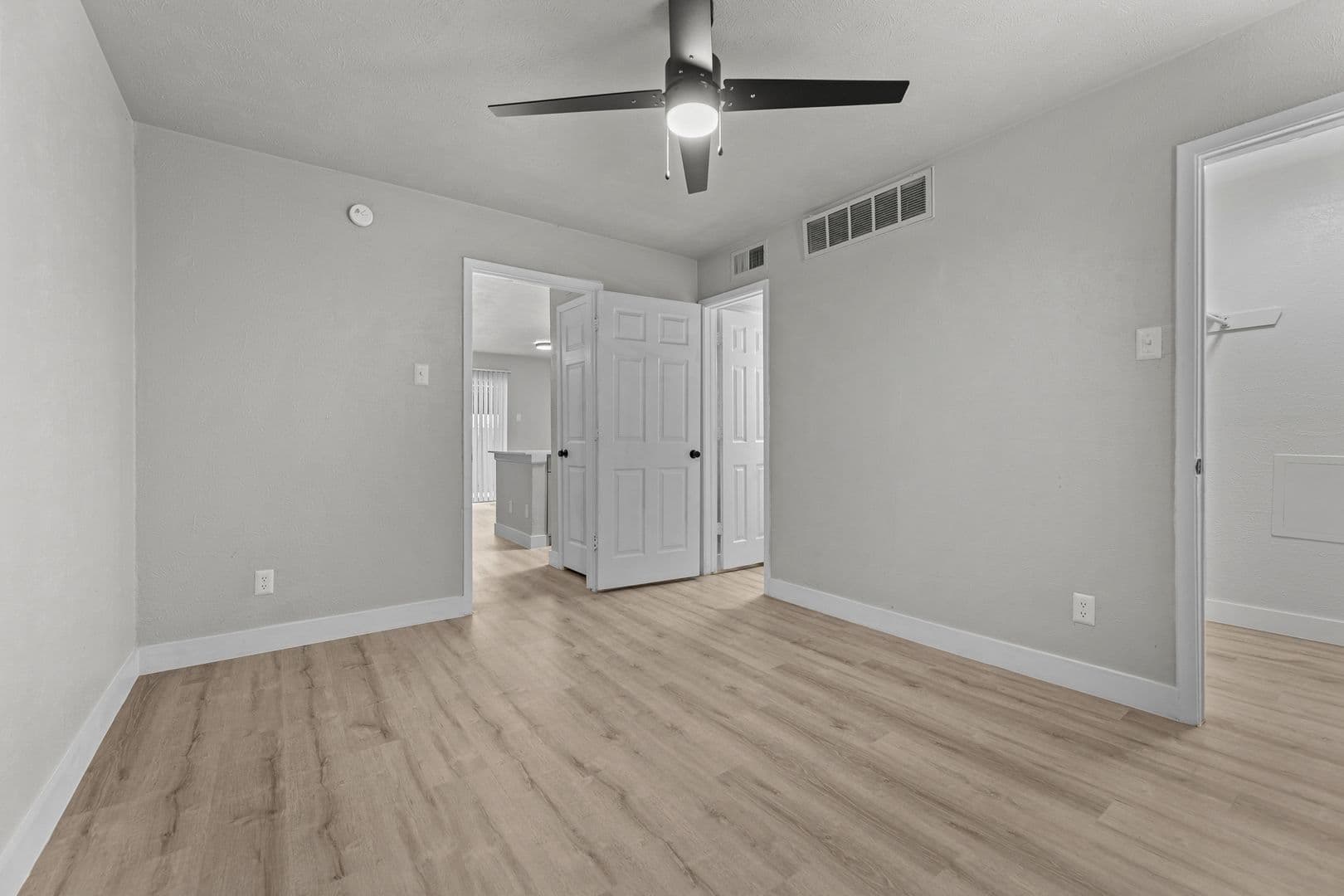 Dallas Apartment: 13266 Emily Rd