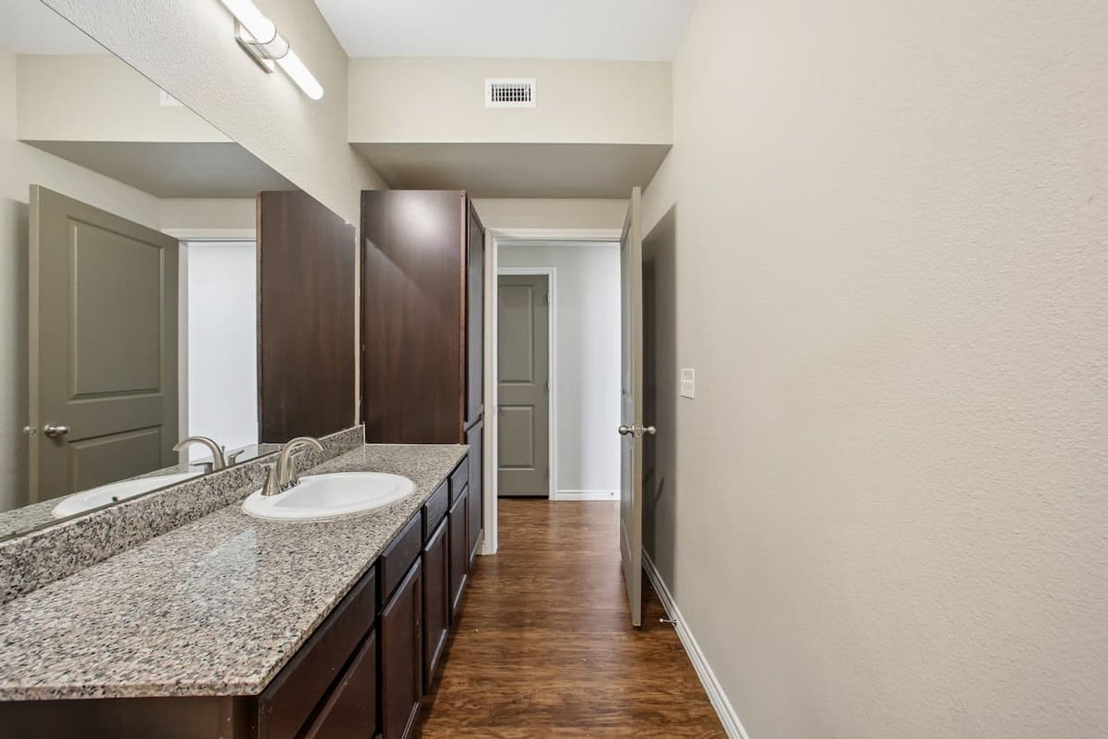 Midlothian Apartment: 2991 Lakeside Drive