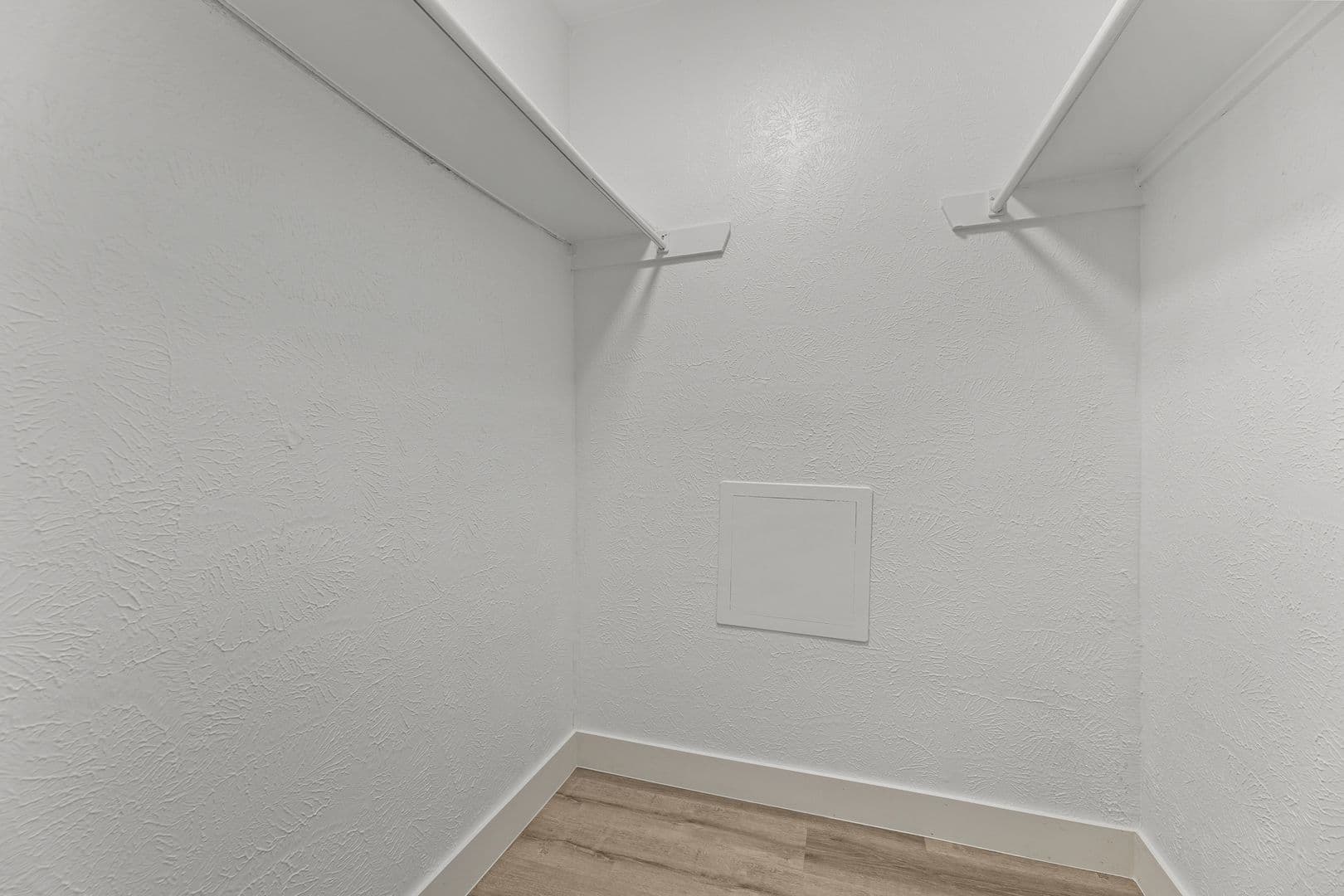 Dallas Apartment: 13266 Emily Rd