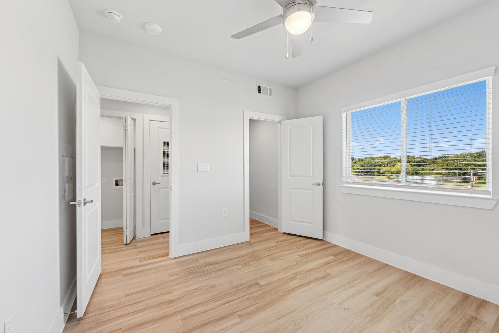 Ennis Apartment: 1101 Biloxi Drive