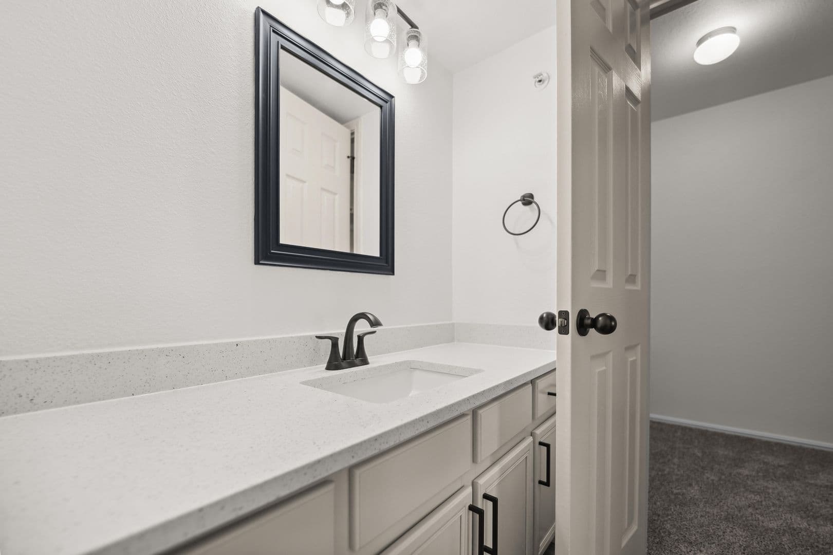 Midlothian Apartment: 170 Henderson Street