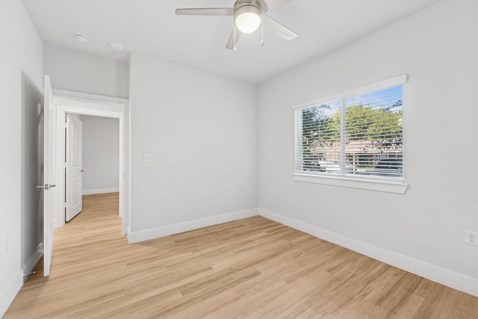 Ennis Apartment: 1101 Biloxi Drive
