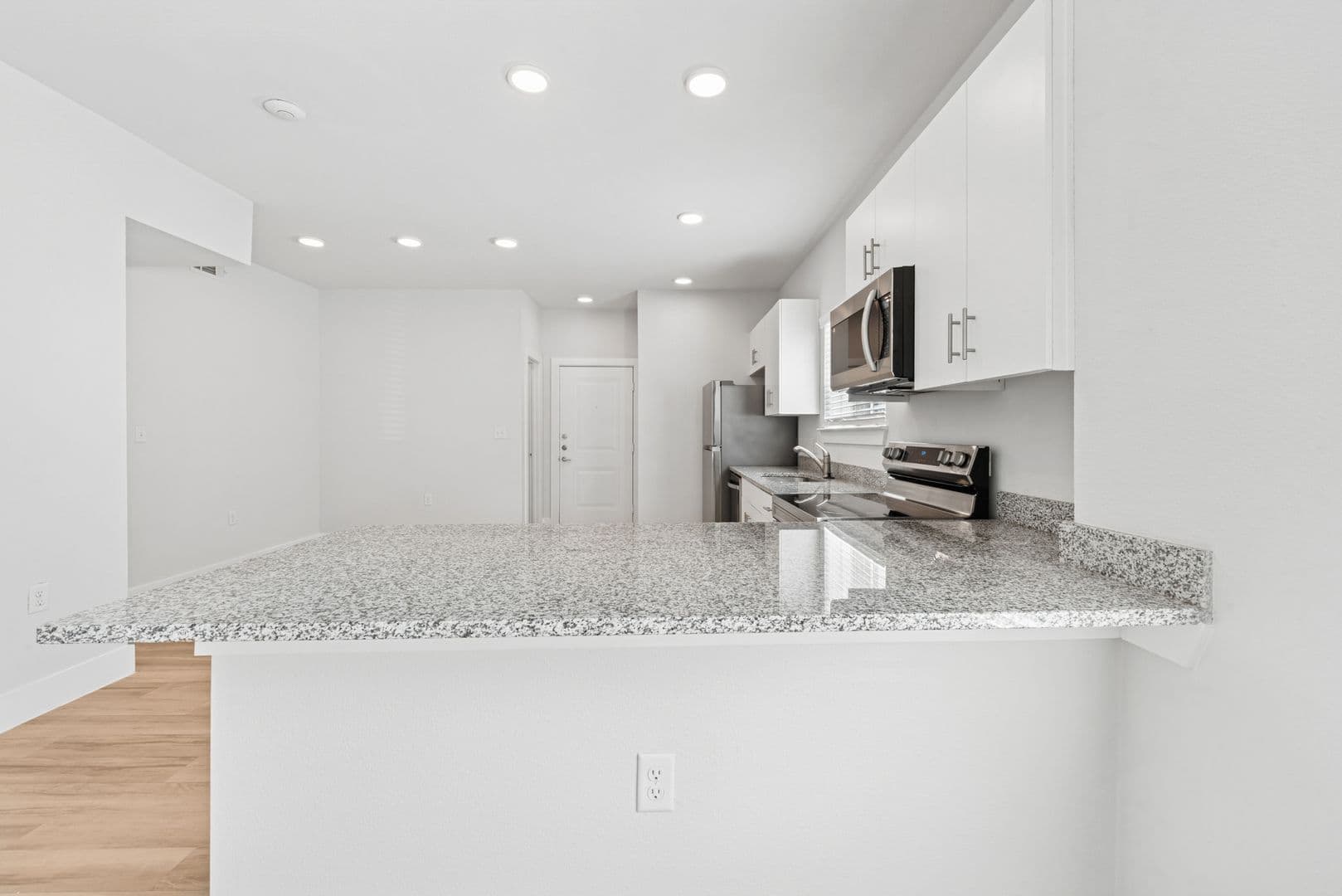 Ennis Apartment: 1101 Biloxi Drive